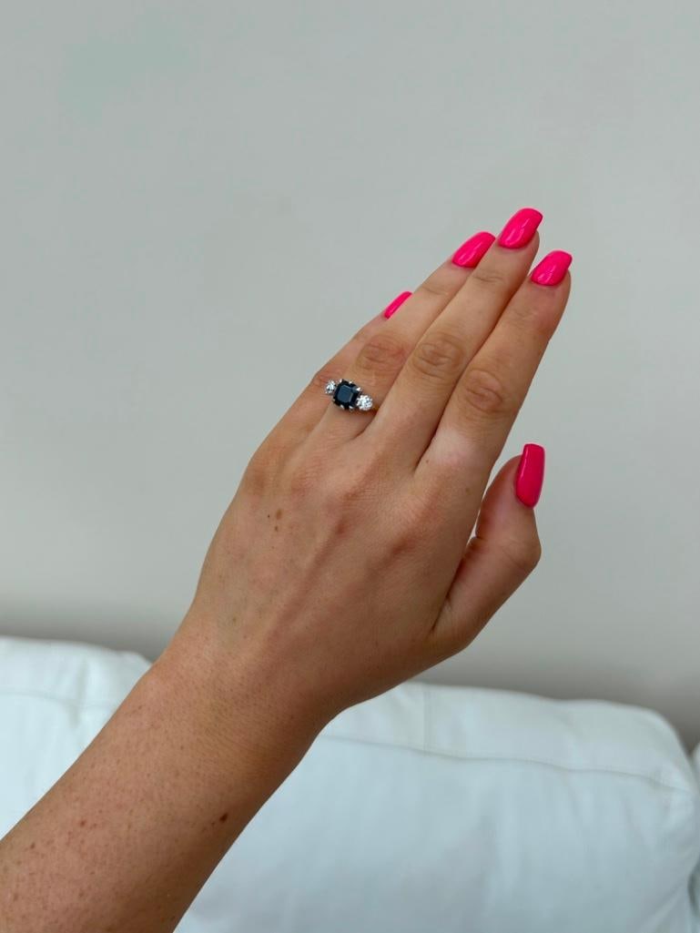 Outstanding 18ct Gold Sapphire and Diamond 3 Stone Ring - 4