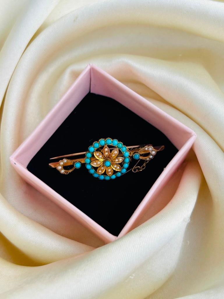 Pretty Antique Turquoise and Pearl Flower Brooch in Gold - 3