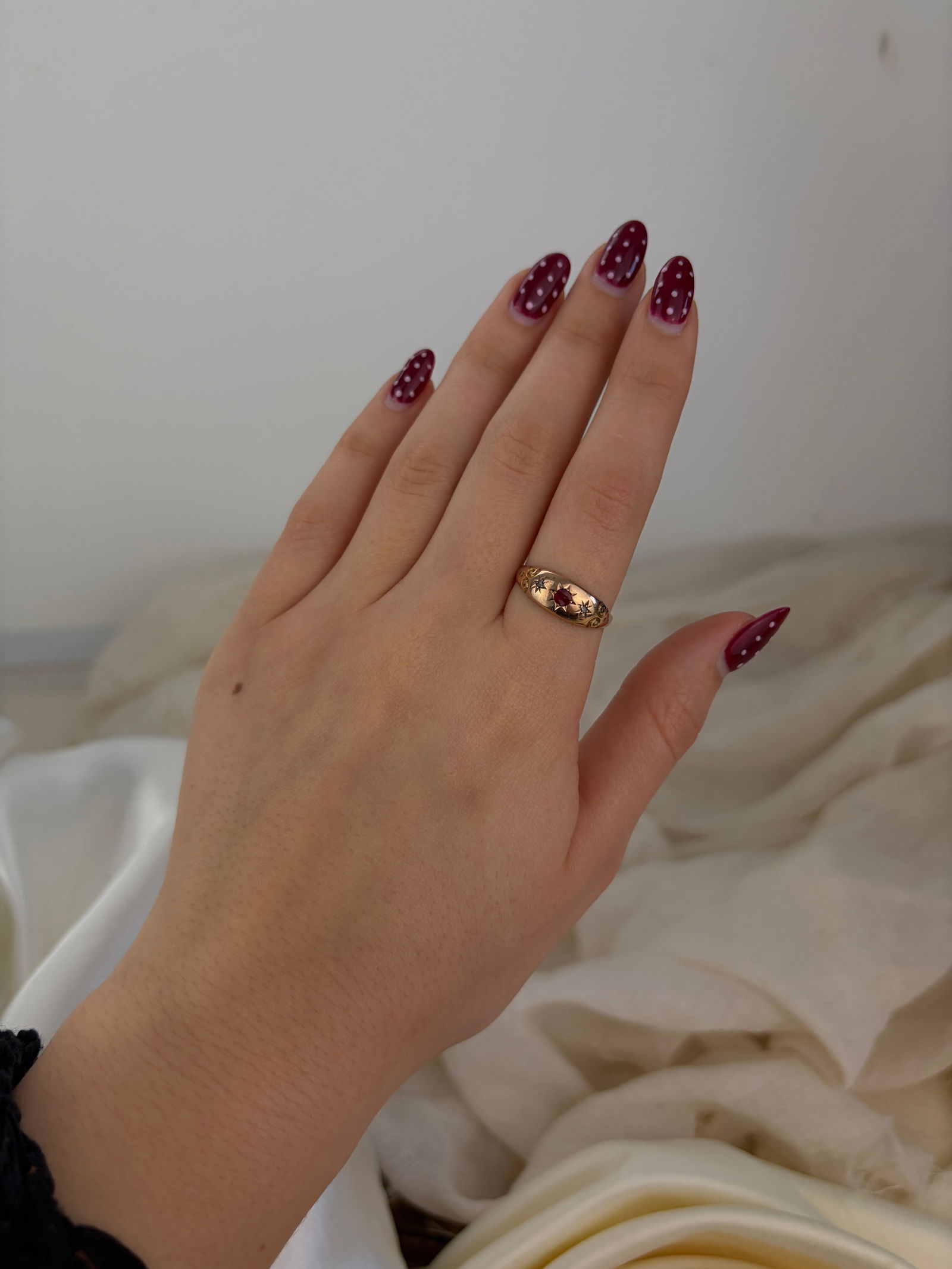 ANTIQUE C.1908 9CT YELLOW GOLD RUBY AND DIAMOND 3 STONE STAR RING - 7