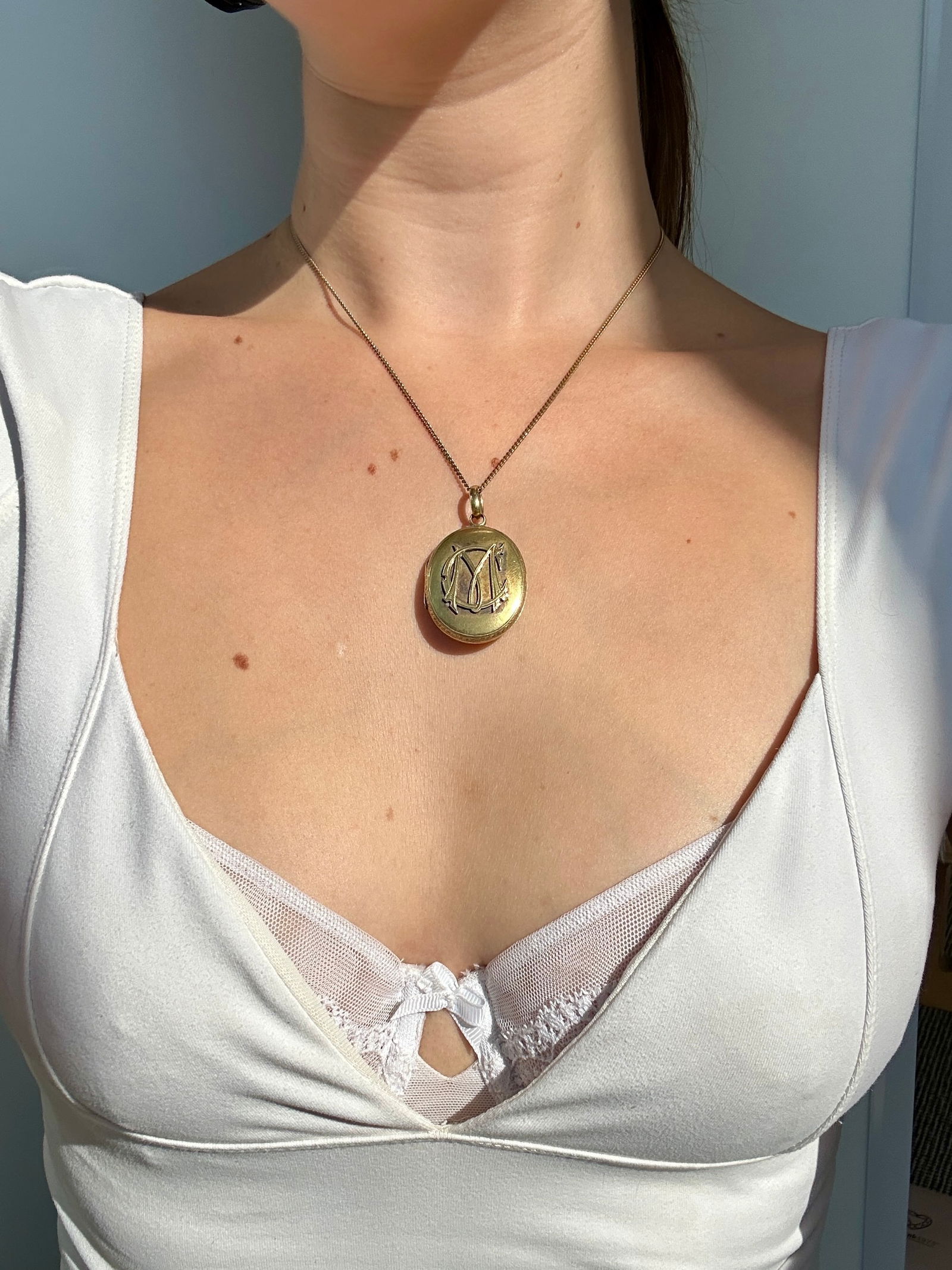 Antique 9ct Yellow Gold Locket Pendant - 7