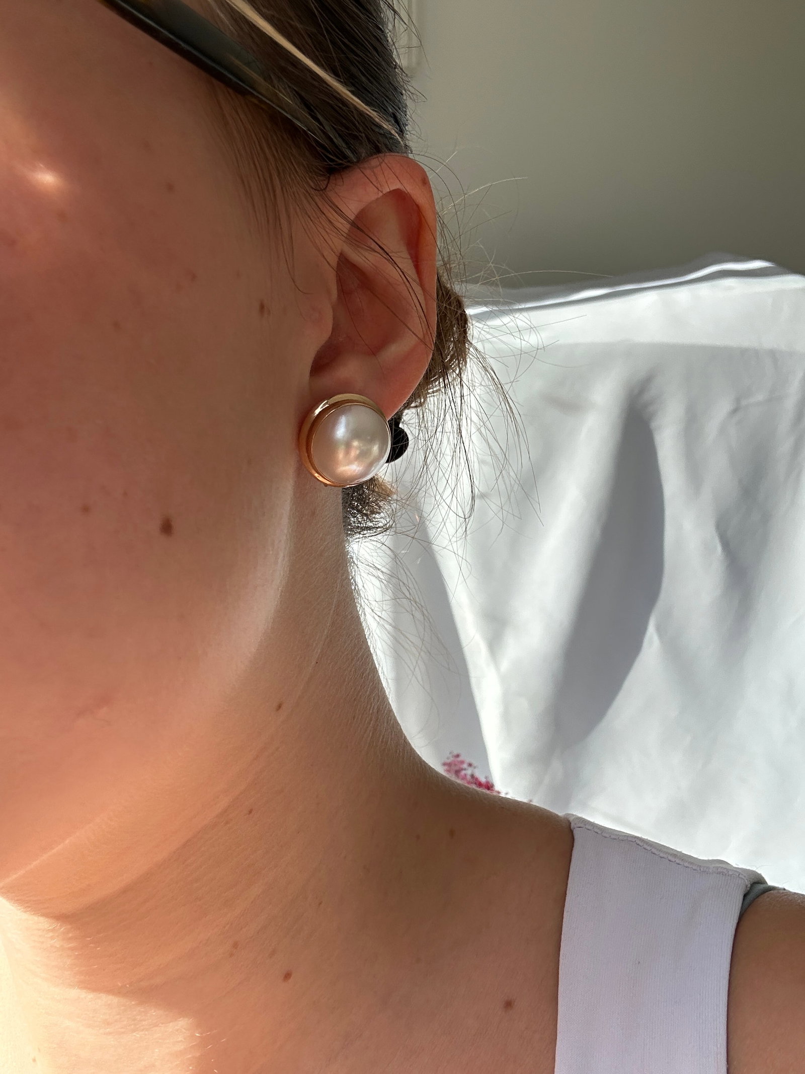 Large Vintage 14k Yellow Gold Pearl Screw Back Earrings - 6