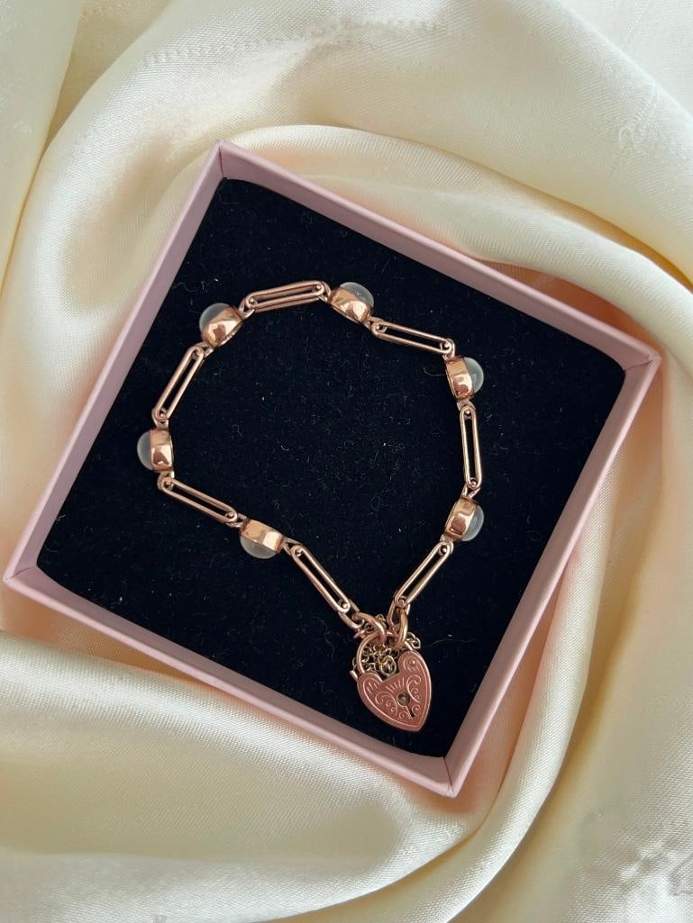 Chunky 9ct gold moonstone gate bracelet with heart padlock - 3