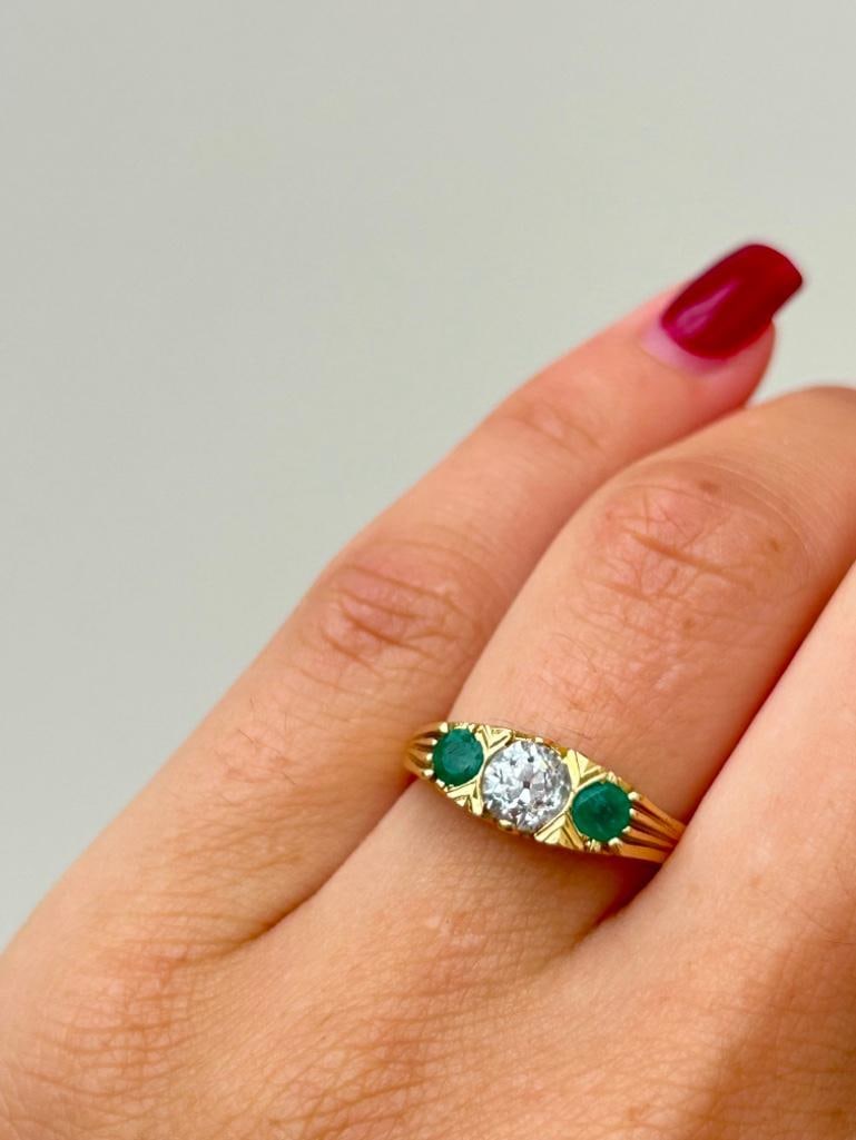 Chunky 18ct Yellow Gold Emerald and Diamond 3 Stone Ring - 2