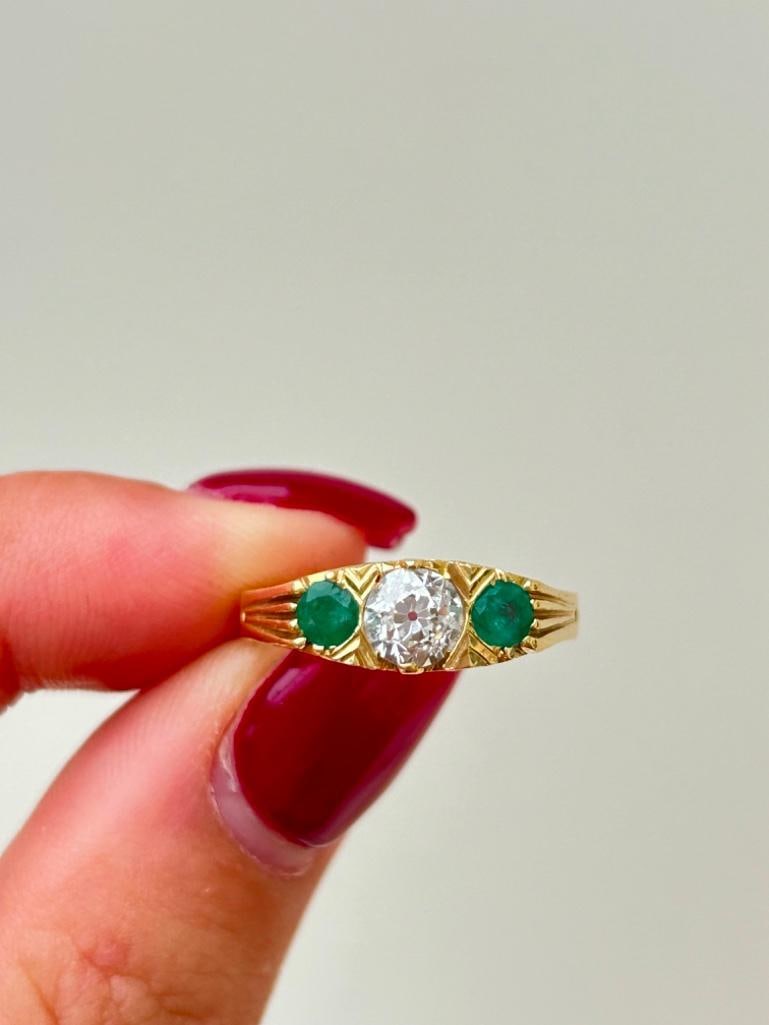 Chunky 18ct Yellow Gold Emerald and Diamond 3 Stone Ring - 4