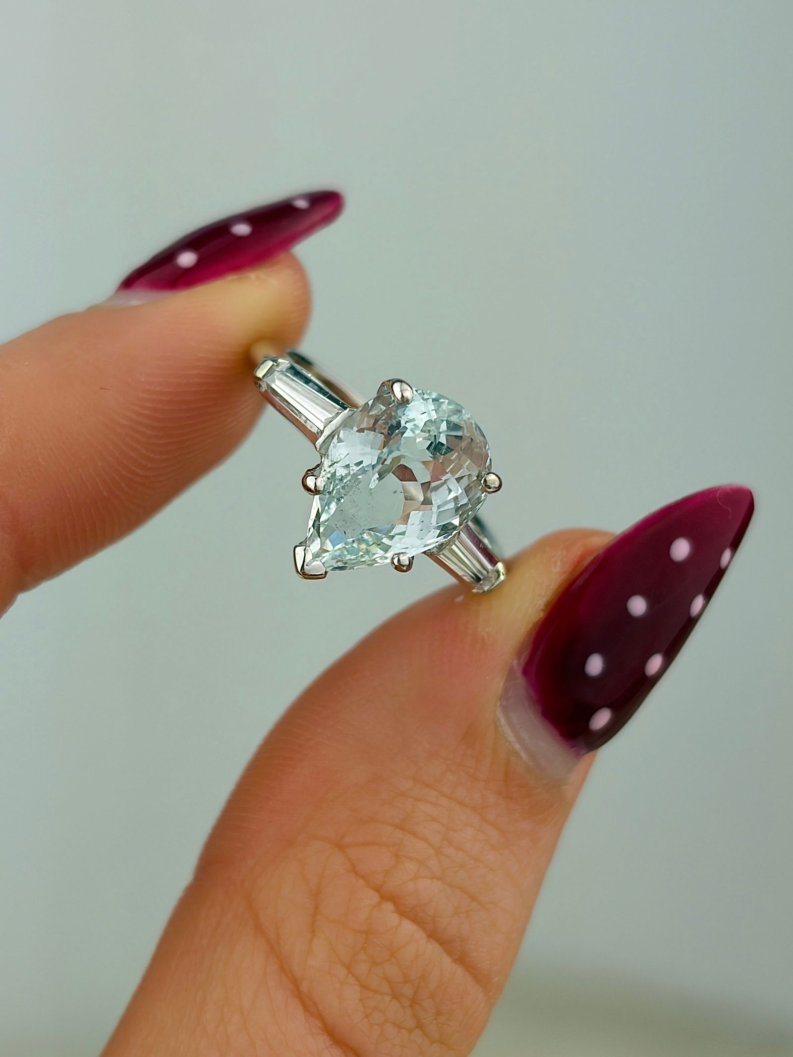 OUTSTANDING WHITE GOLD AQUAMARINE PEAR SHAPED RING WITH DIAMOND SHOULDERS - 5