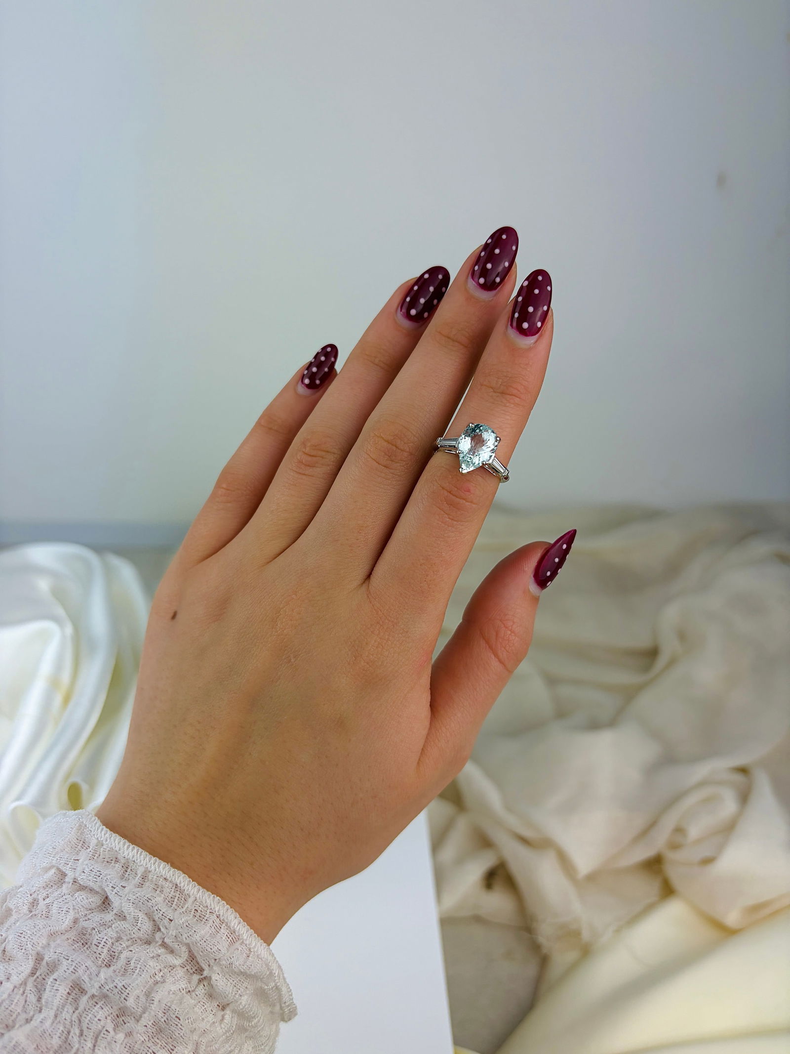 OUTSTANDING WHITE GOLD AQUAMARINE PEAR SHAPED RING WITH DIAMOND SHOULDERS - 7