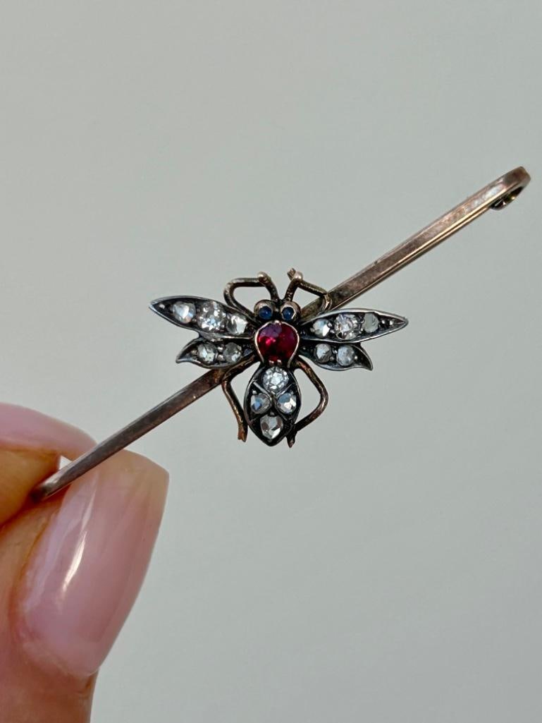 Antique Rose Cut Diamond Bug Brooch in Gold - 3