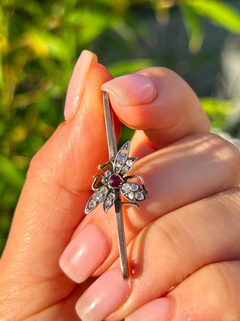 Antique Rose Cut Diamond Bug Brooch in Gold - 7