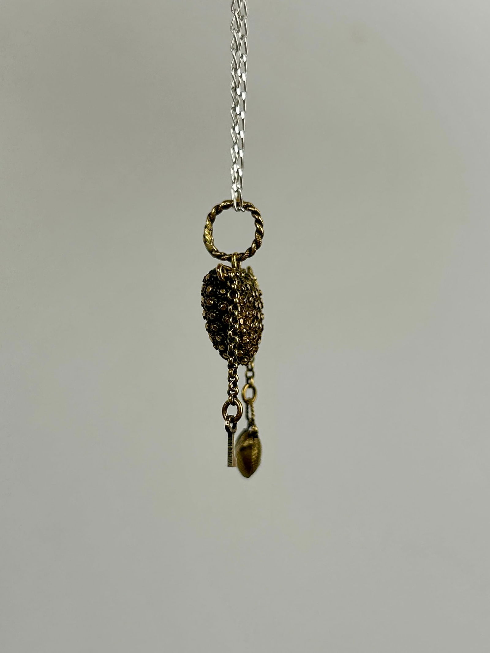 Antique 9ct Gold Opening Georgian Heart Lock and Key Pendant - 2