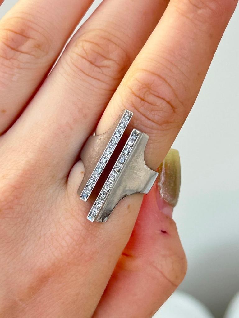 Modernist 18ct White Gold and Diamond Unusual Ring - 2