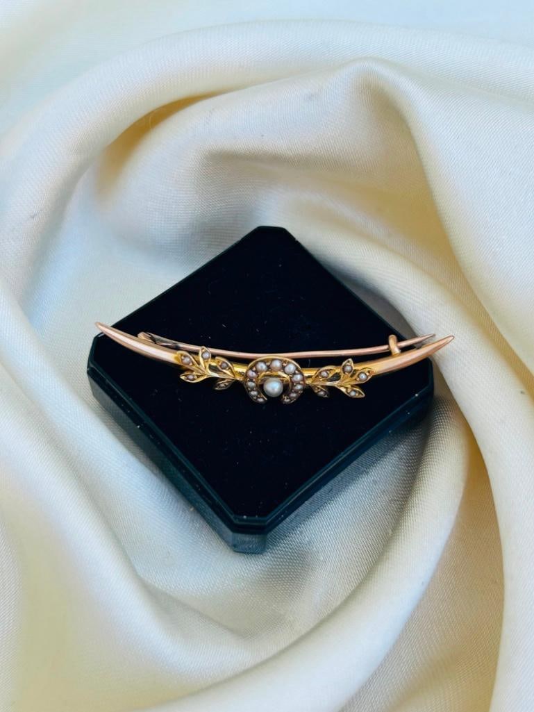 Antique Pearl Crescent / Horseshoe Brooch in Gold - 3