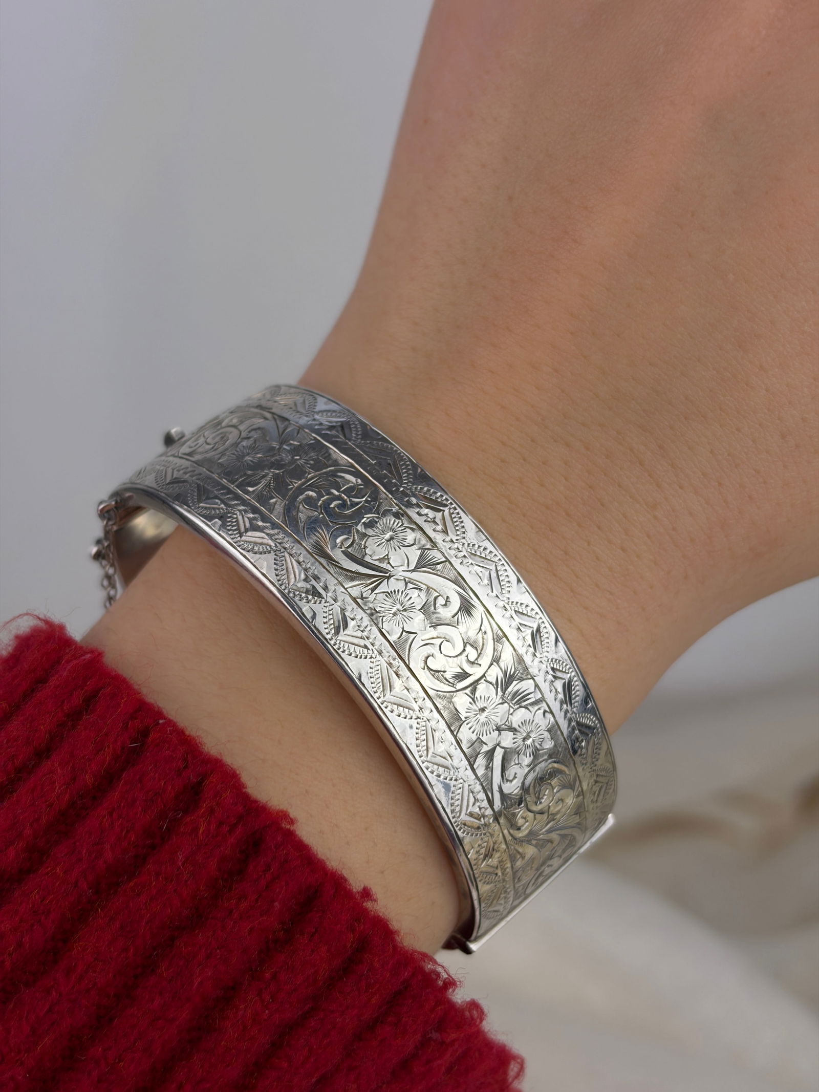 ANTIQUE SILVER SMITH AND PEPPER BANGLE BRACELET - 7