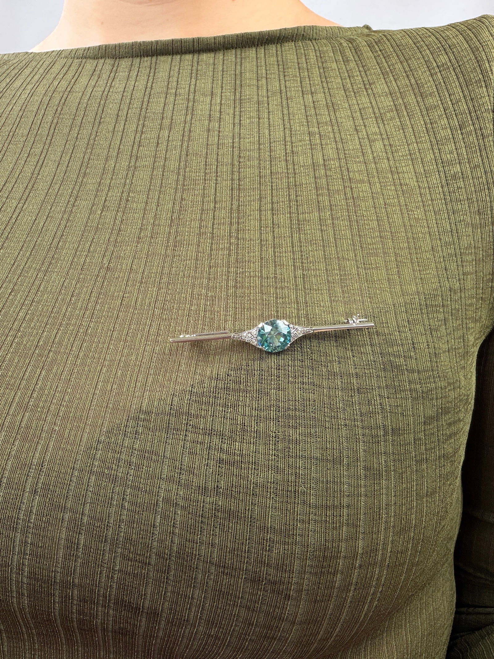 HUGE ANTIQUE PLATINUM BLUE ZIRCON AND DIAMOND BAR BROOCH - 9