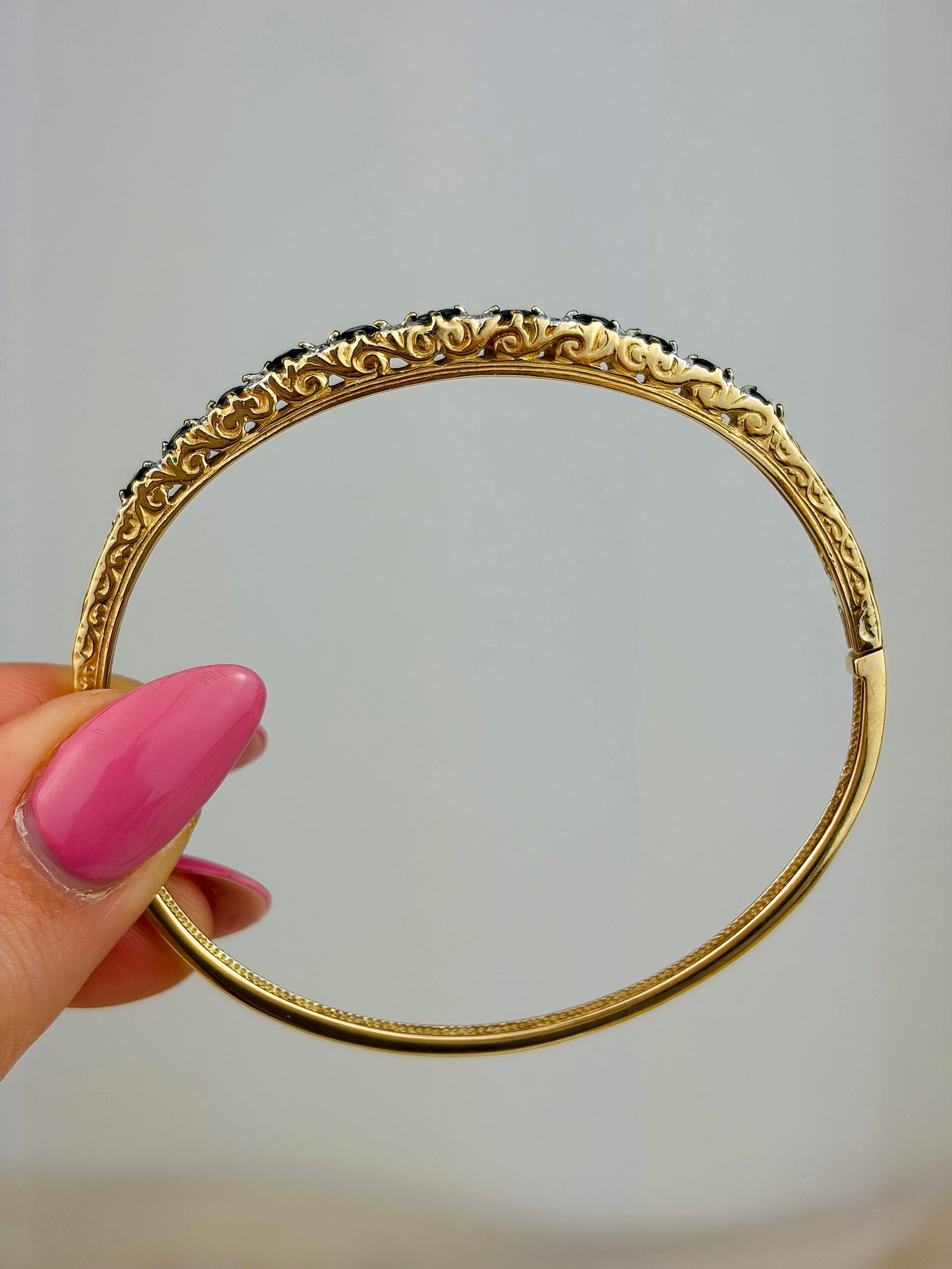 VINTAGE GOLD SAPPHIRE AND DIAMOND BANGLE / BRACELET - 2