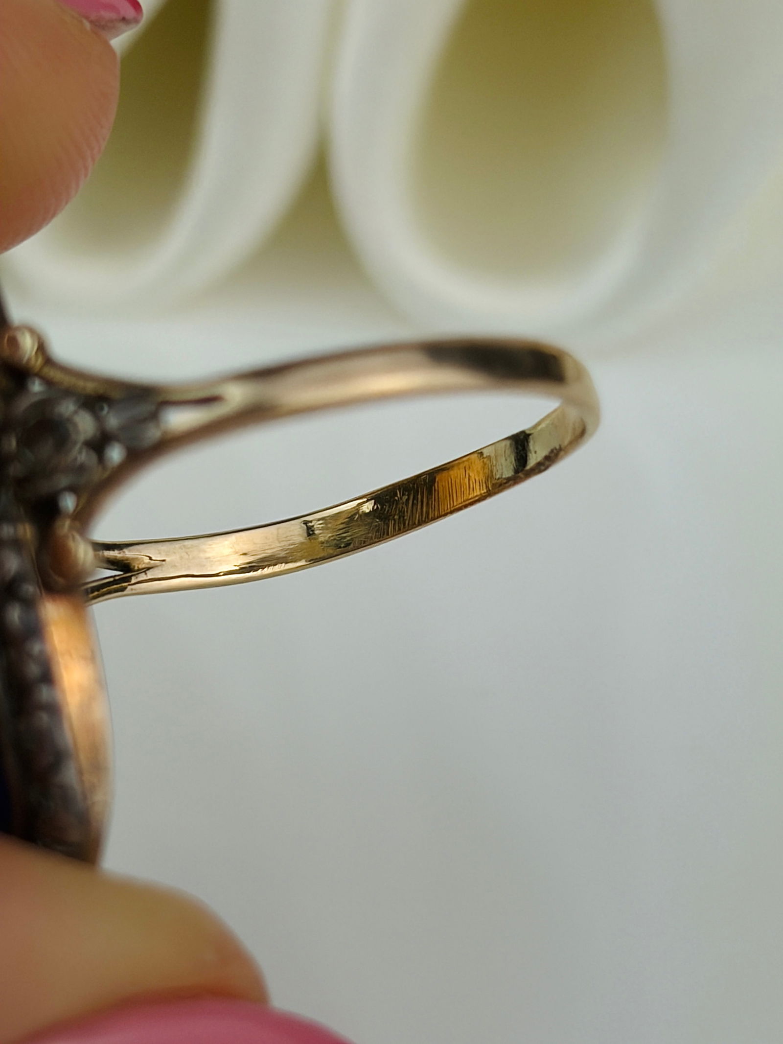 Antique Georgian era rose cut diamond and bristol blue glass 15ct gold panel ring - 4