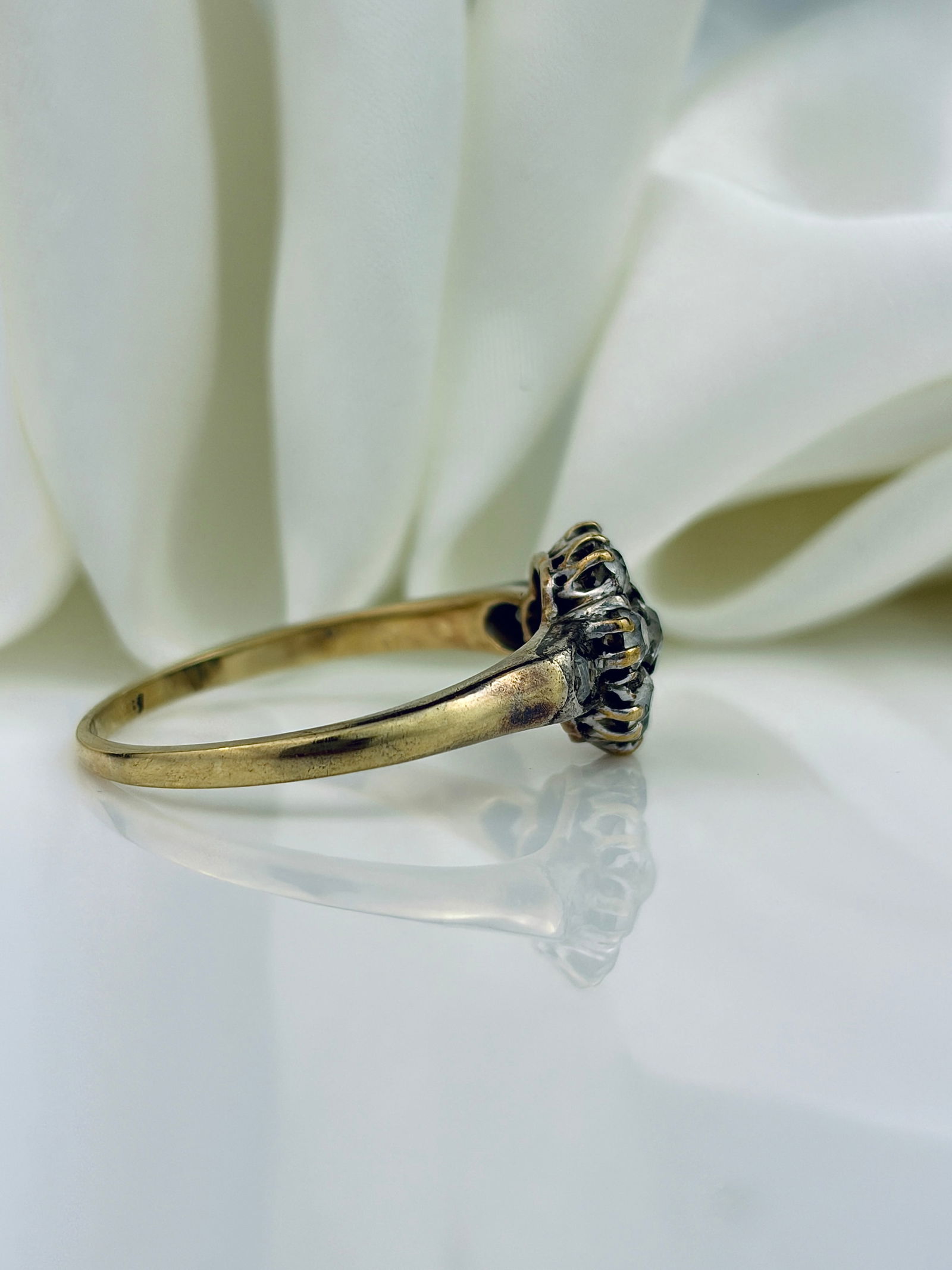 ANTIQUE 18CT GOLD DIAMOND CLUSTER RING - 2