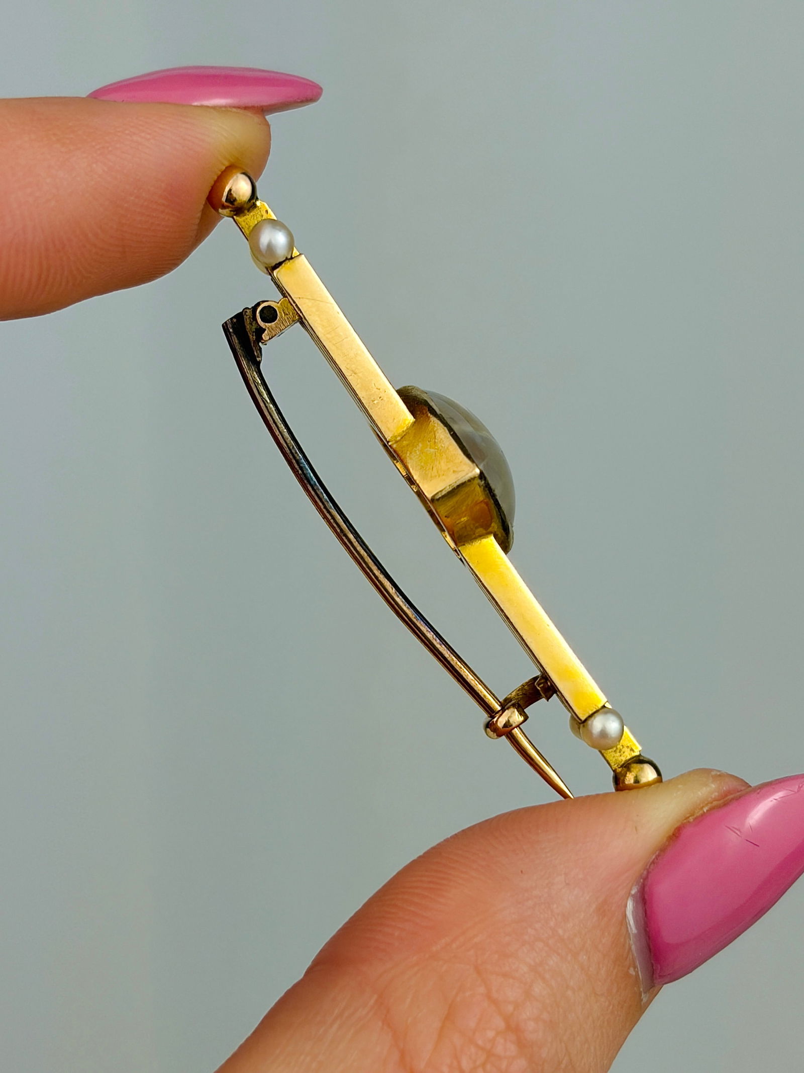 ANTIQUE 18CT YELLOW GOLD MOONSTONE AND PEARL HEART BAR BROOCH IN BOX - 5