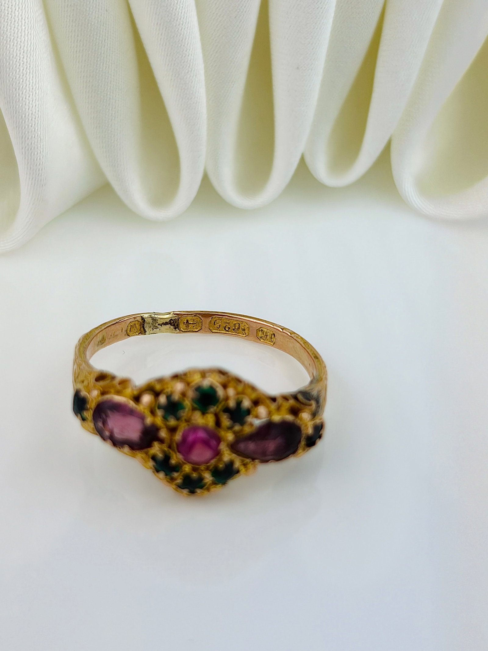 ANTIQUE 15ct YELLOW GOLD MULTIGEM RING - 5