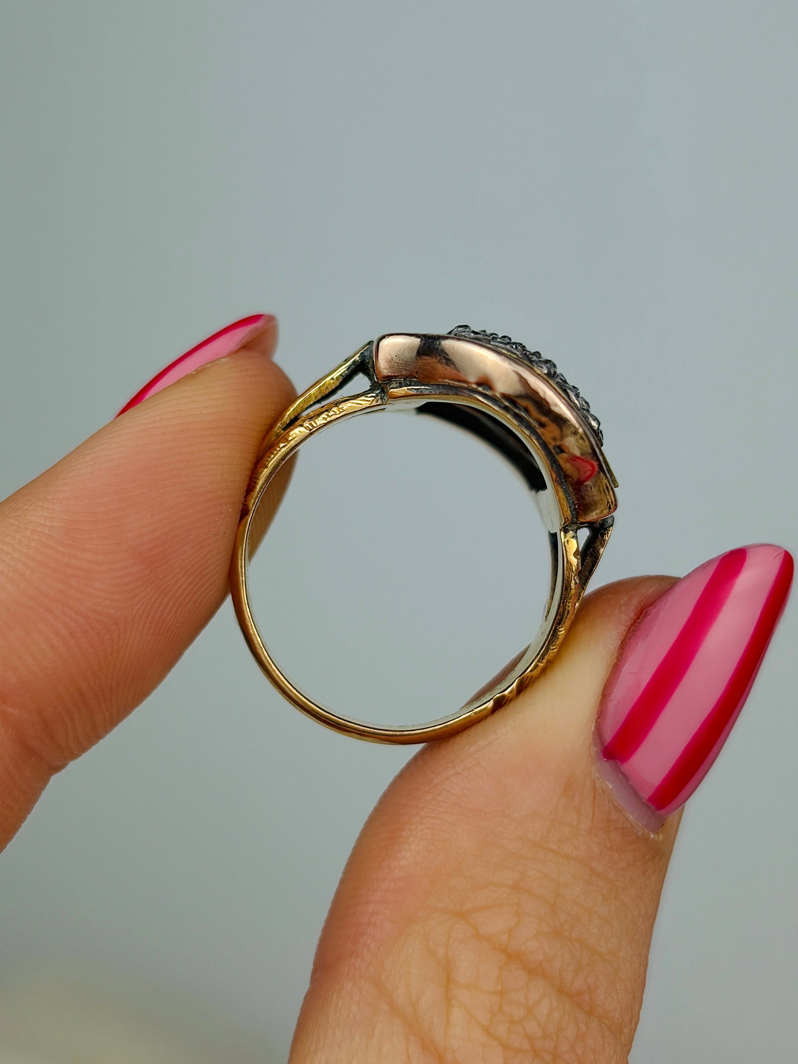 Georgian era French enamel and rose cut diamond urn panel ring in gold - fitted red velvet box - 6