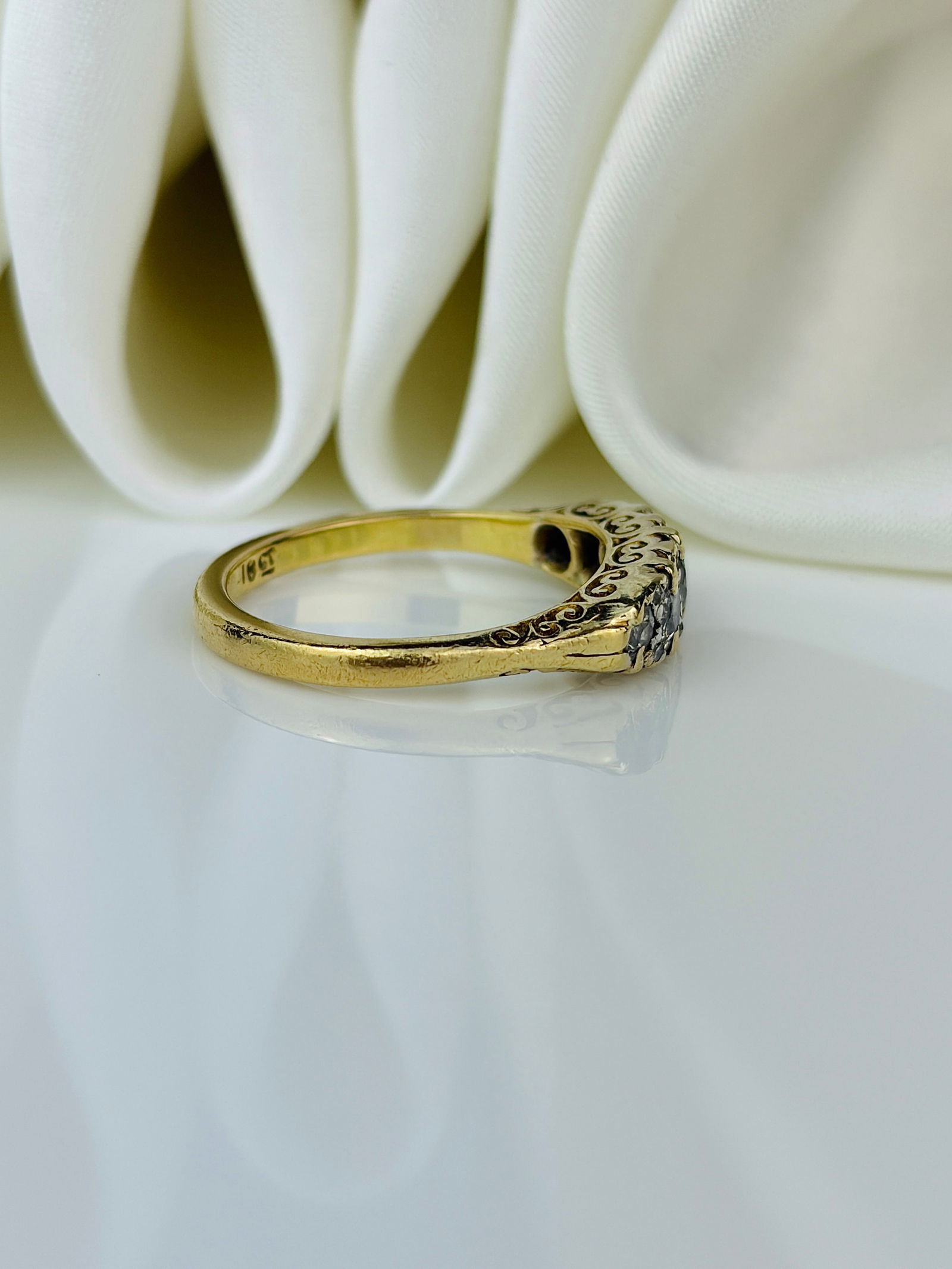 ANTIQUE 18CT YELLOW GOLD DIAMOND 5 STONE RING - 2