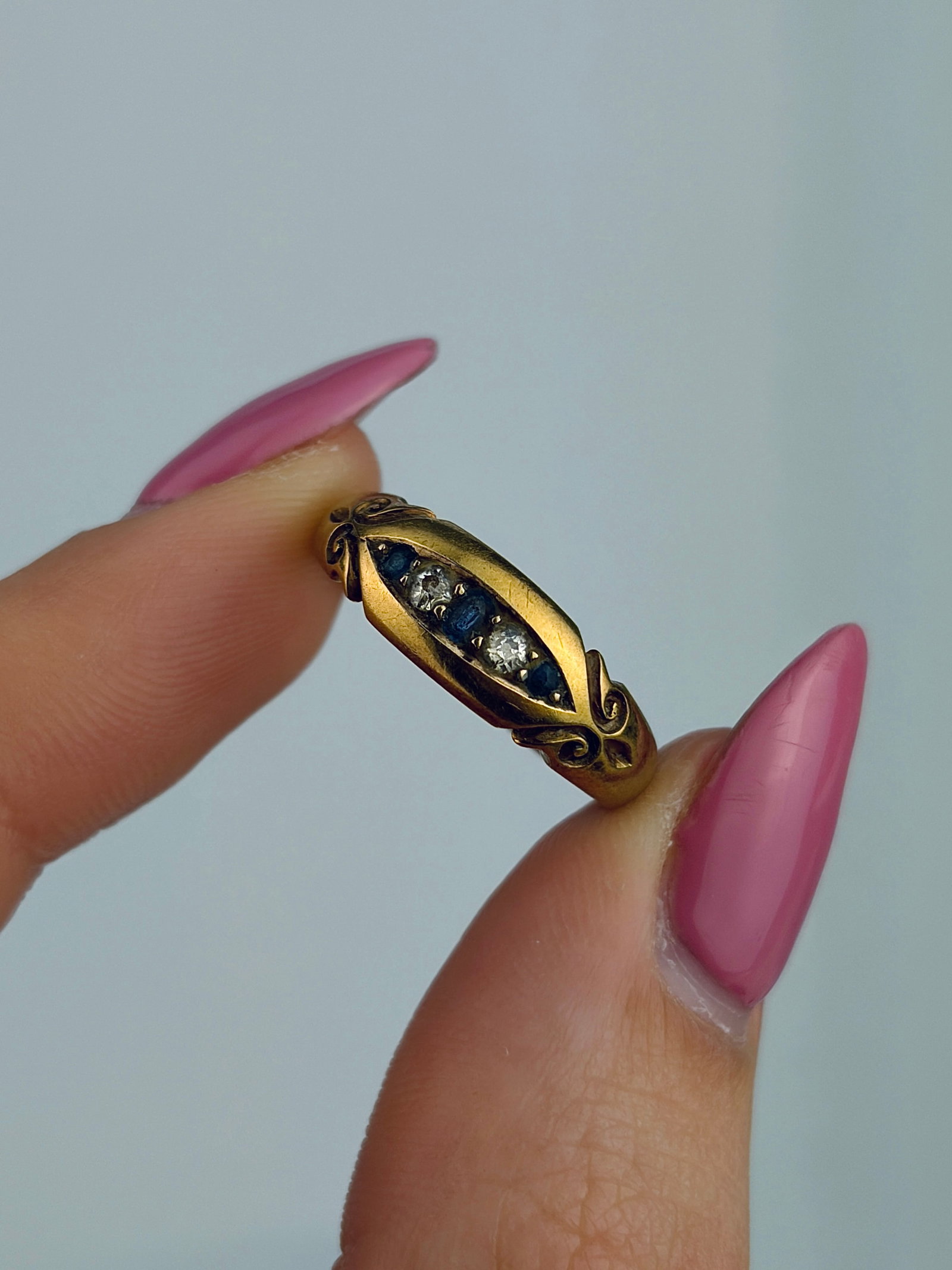 ANTIQUE VICTORIAN 18CT YELLOW GOLD SAPPHIRE AND DIAMOND BOAT RING - 5