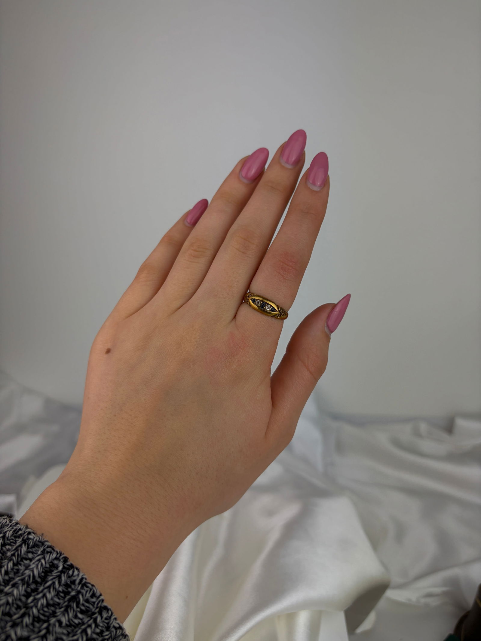 ANTIQUE VICTORIAN 18CT YELLOW GOLD SAPPHIRE AND DIAMOND BOAT RING - 7