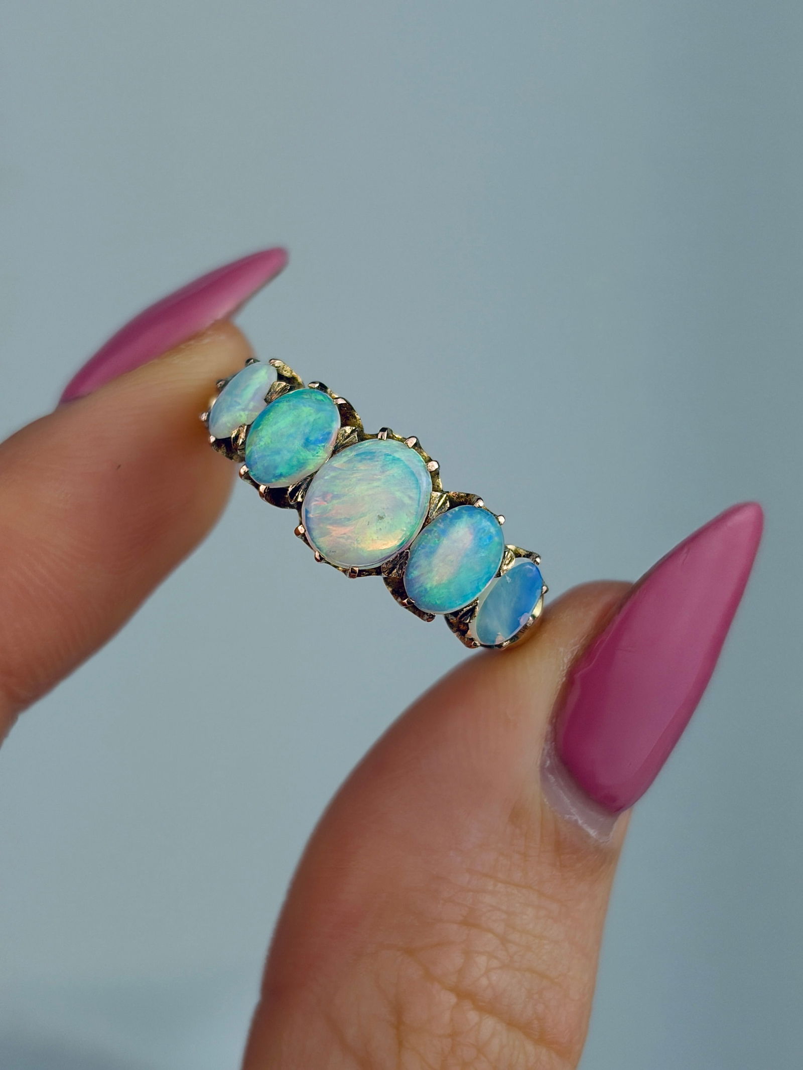 VINTAGE OPAL 5 STONE RING IN GOLD - 5