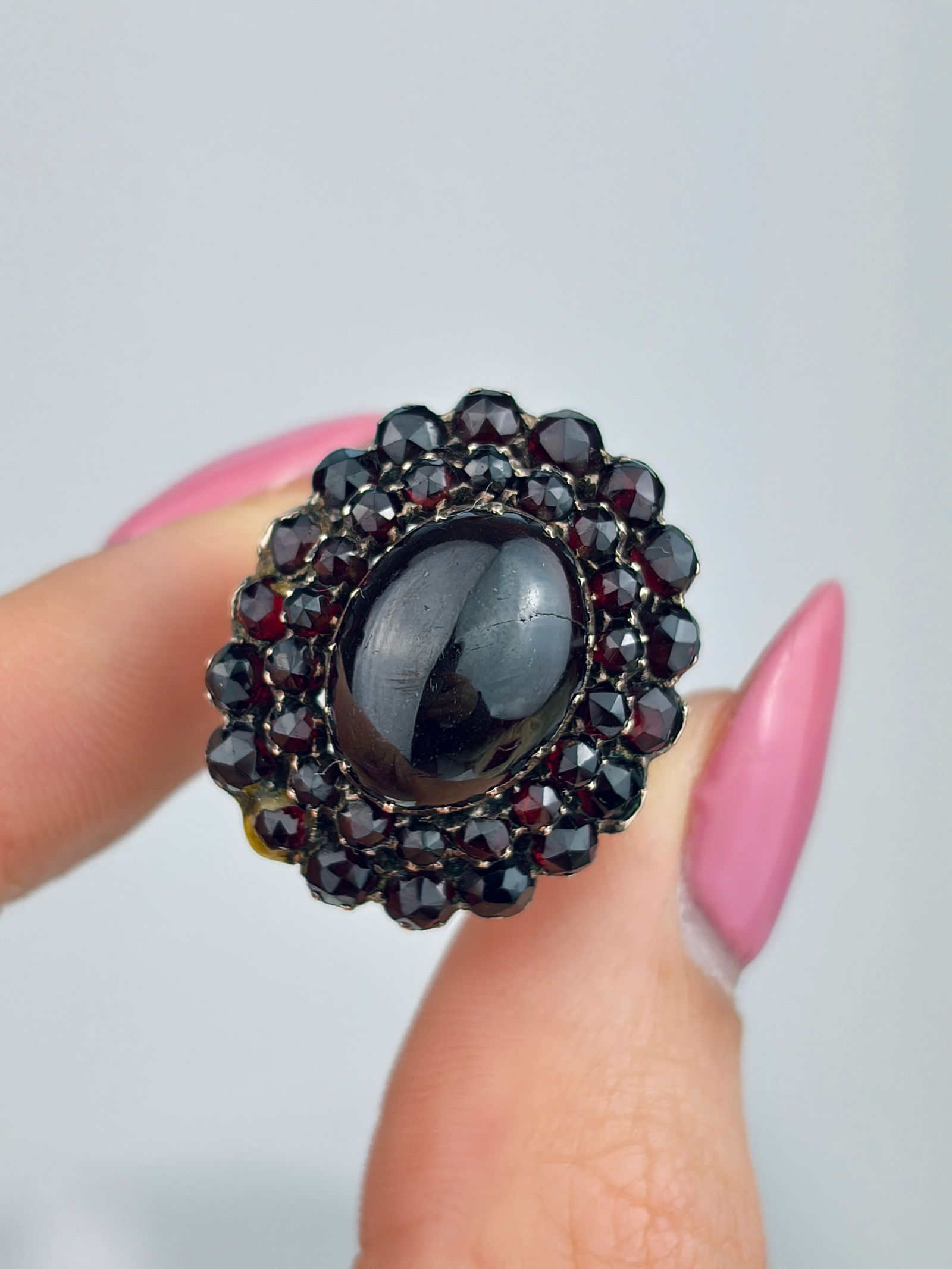 ANTIQUE GOLD GARNET CLUSTER RING - 4