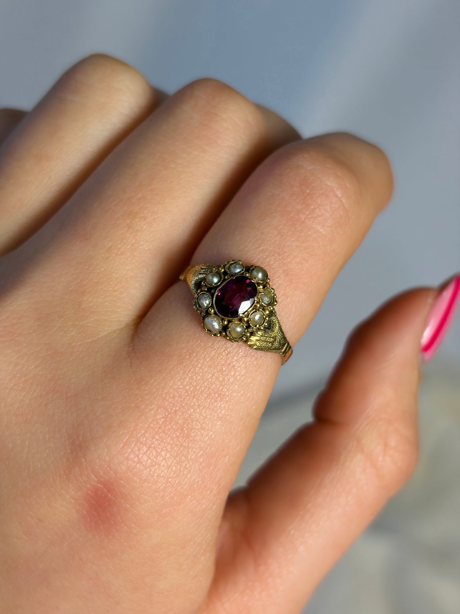 antique gemset and pearl cluster ring in gold - 10