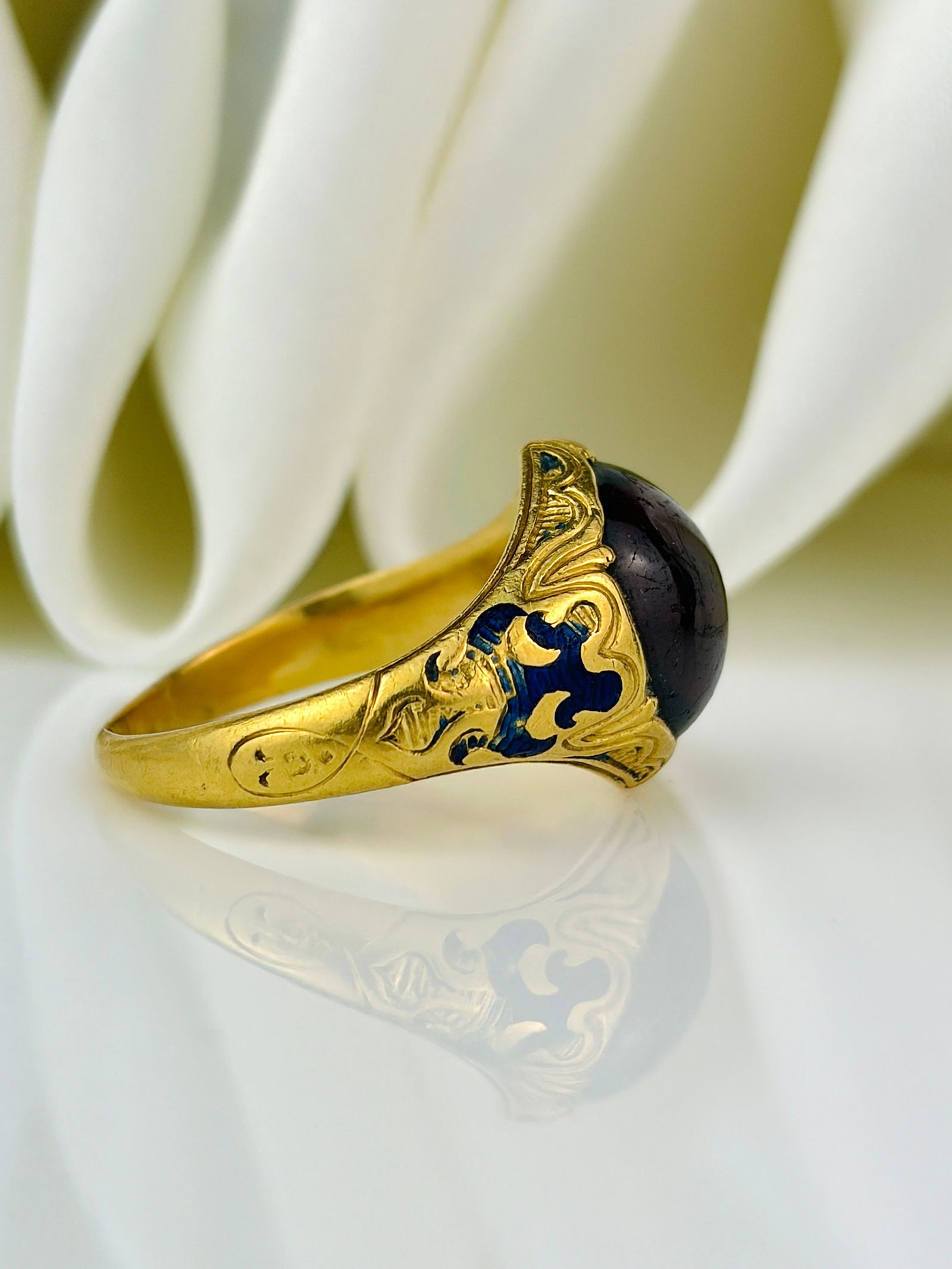 antique chunky cabochon garnet and enamel gold ring - 2