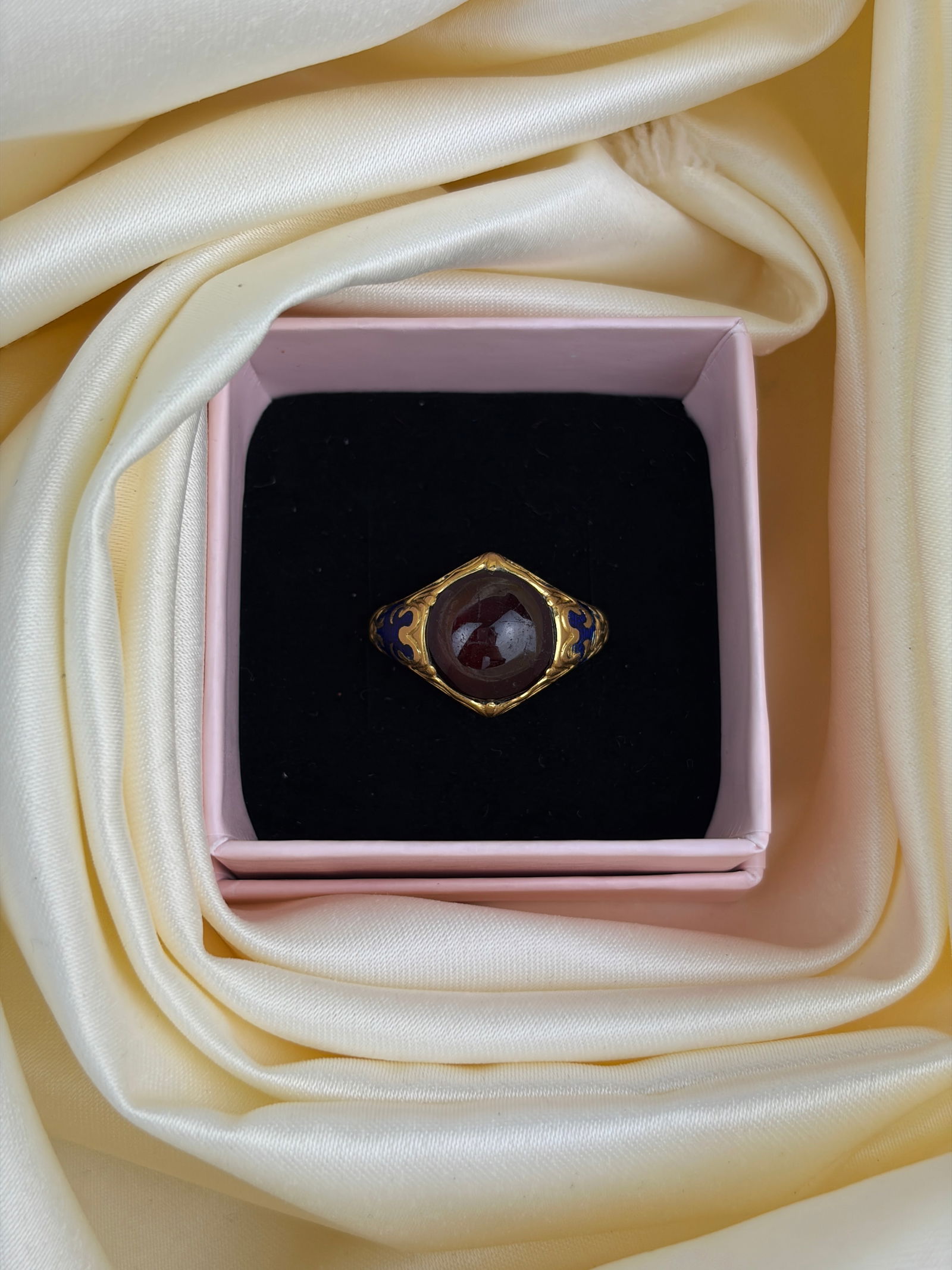 antique chunky cabochon garnet and enamel gold ring - 7