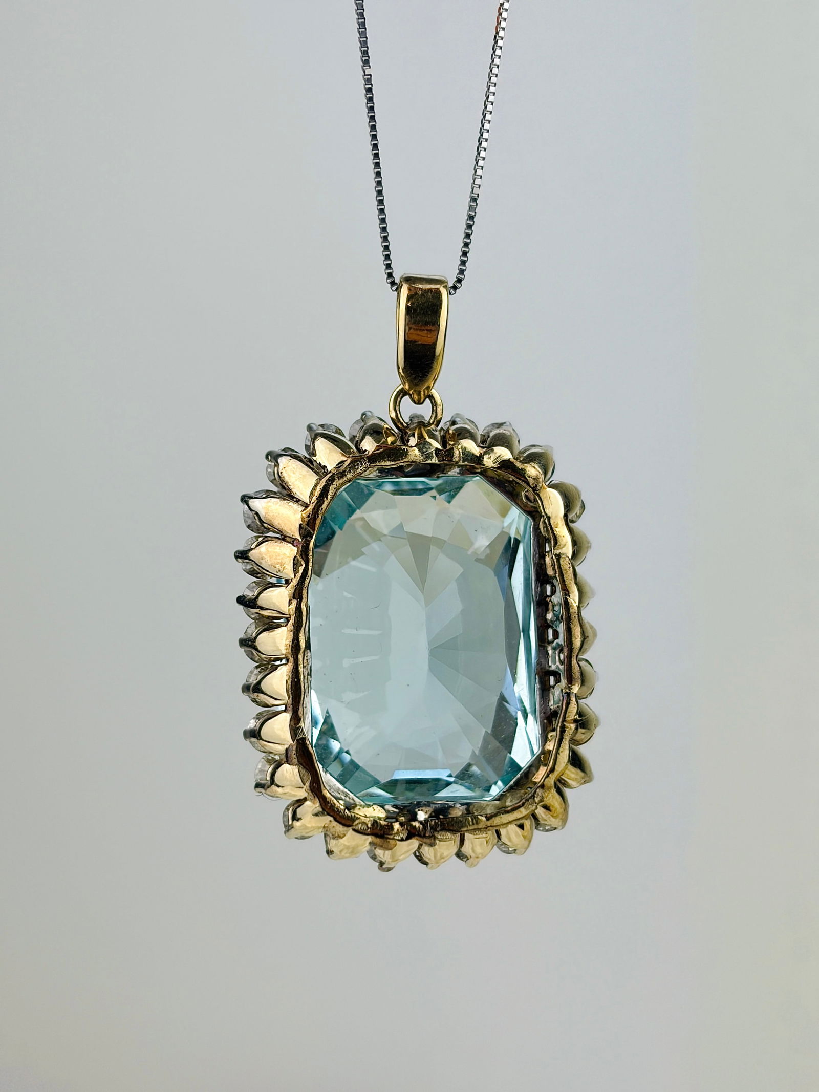HUGE / OUTSTANDING 50CT AQUAMARINE AND DIAMOND PENDANT IN 18CT YELLOW GOLD - 4