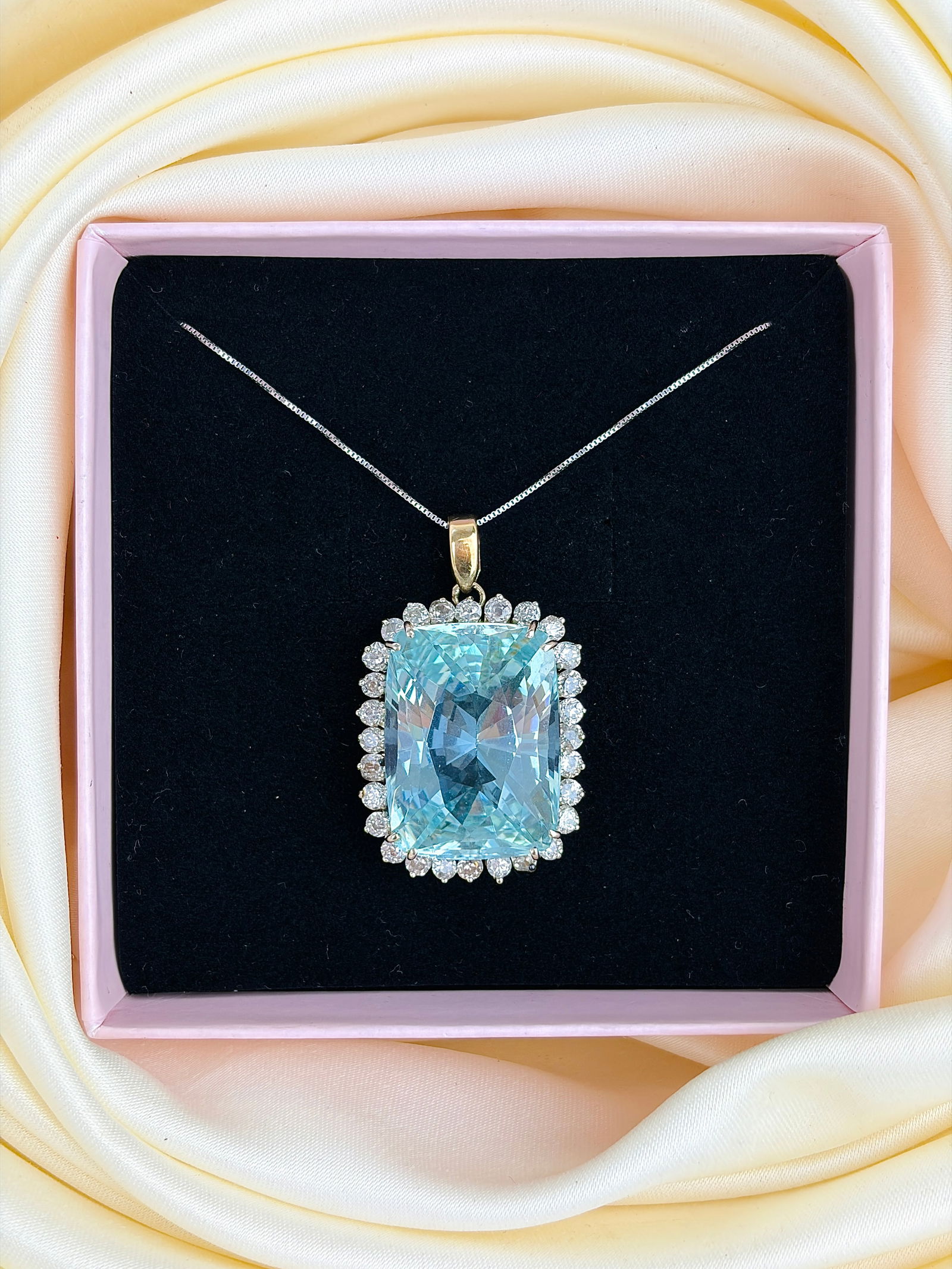 HUGE / OUTSTANDING 50CT AQUAMARINE AND DIAMOND PENDANT IN 18CT YELLOW GOLD - 7
