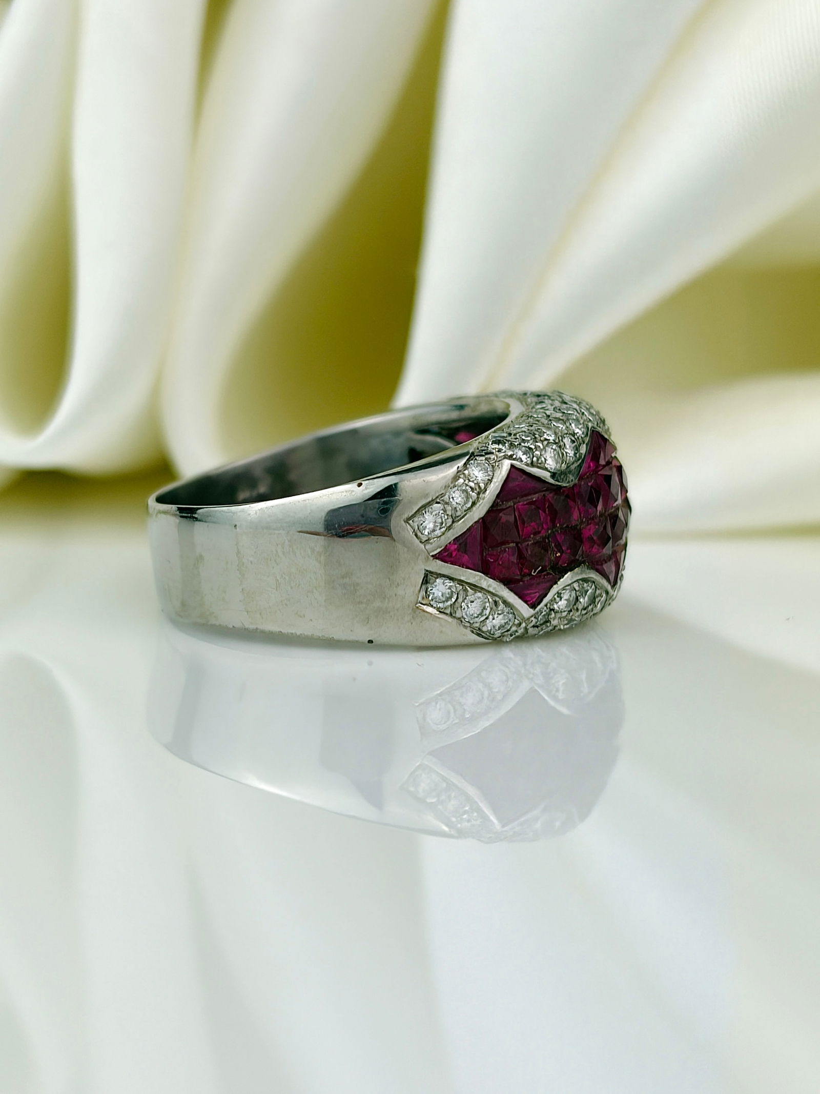 heavy 18ct white gold ruby and diamond ring - 2