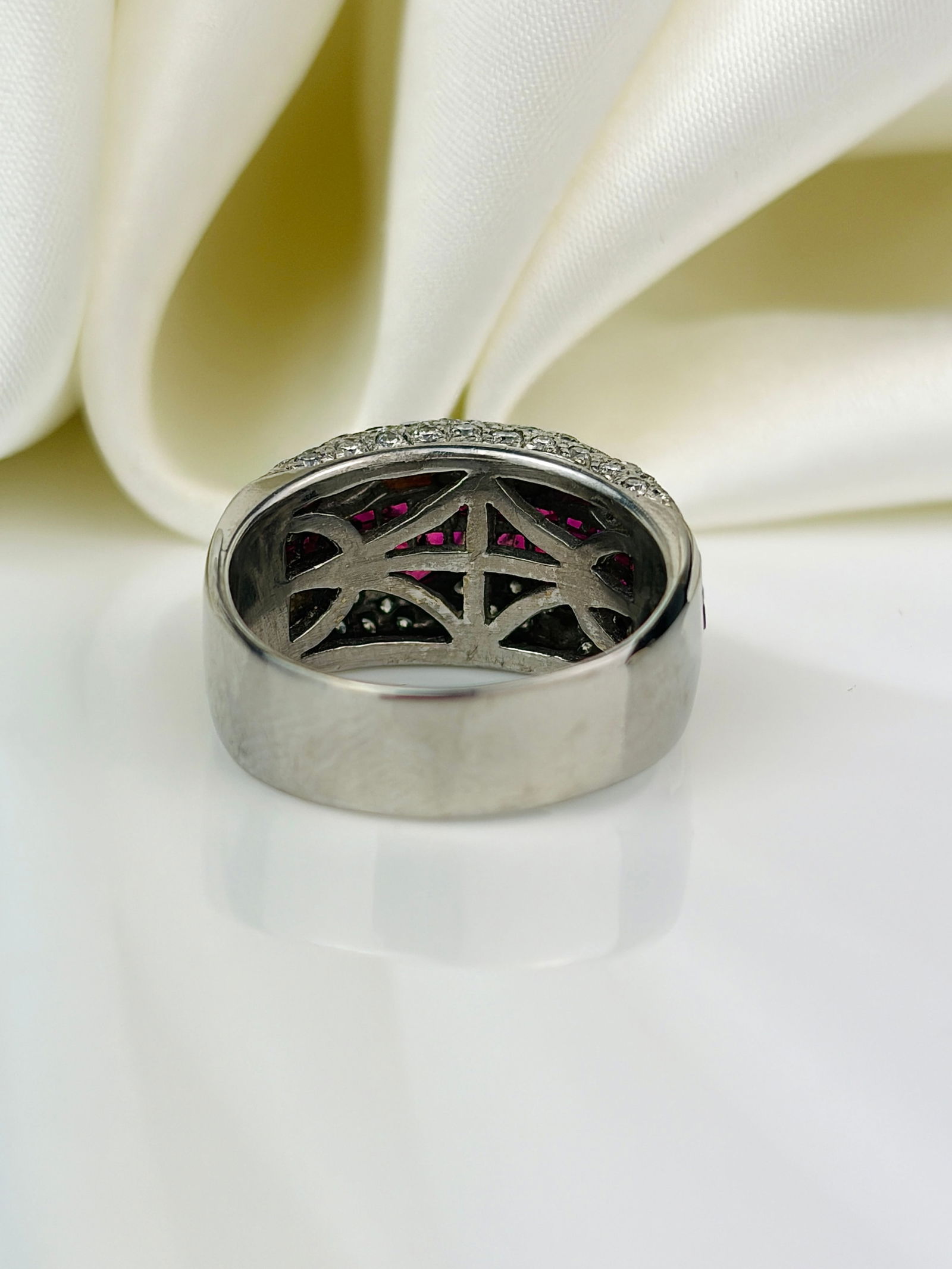heavy 18ct white gold ruby and diamond ring - 3