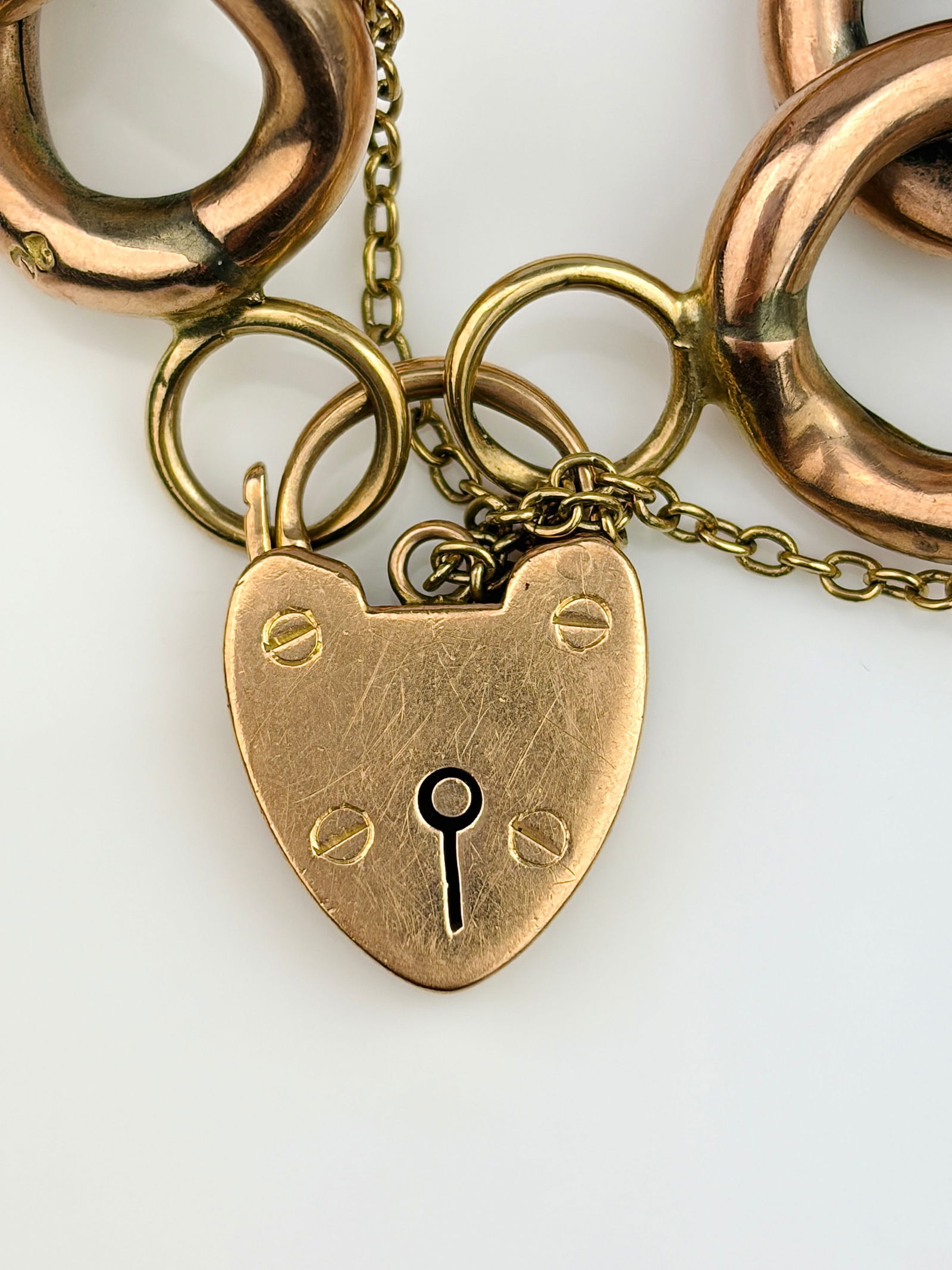 GIANT ANTIQUE C.1902 9CT GOLD HEART PADLOCK GATE BRACELET - 2