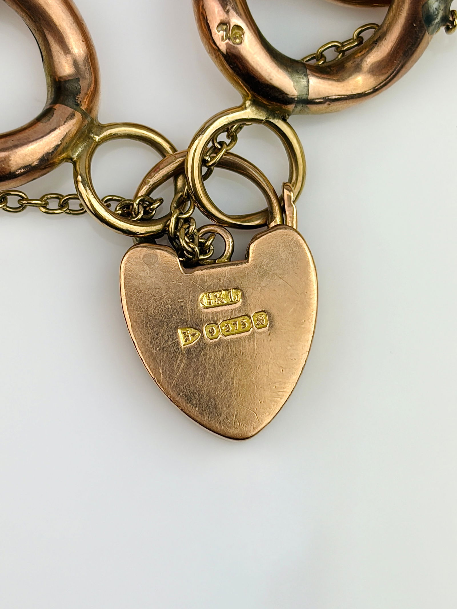 GIANT ANTIQUE C.1902 9CT GOLD HEART PADLOCK GATE BRACELET - 3