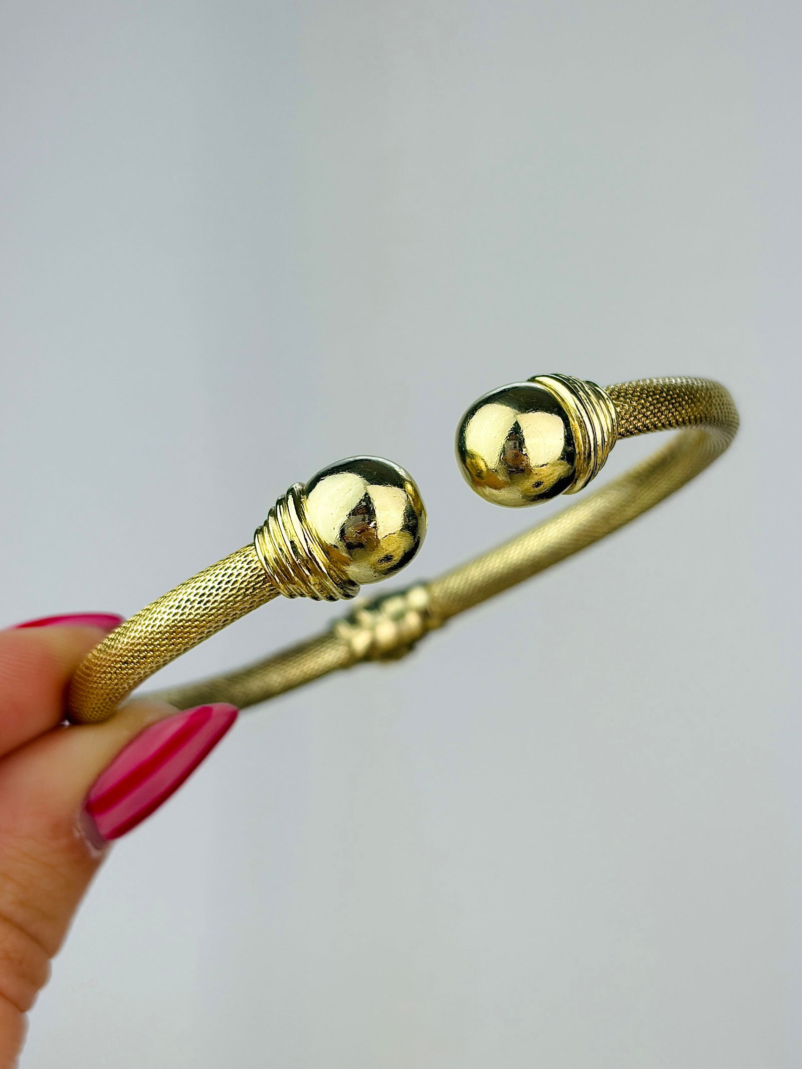 heavy 14ct yellow gold torque textured bangle / bracelet (1 of 9)