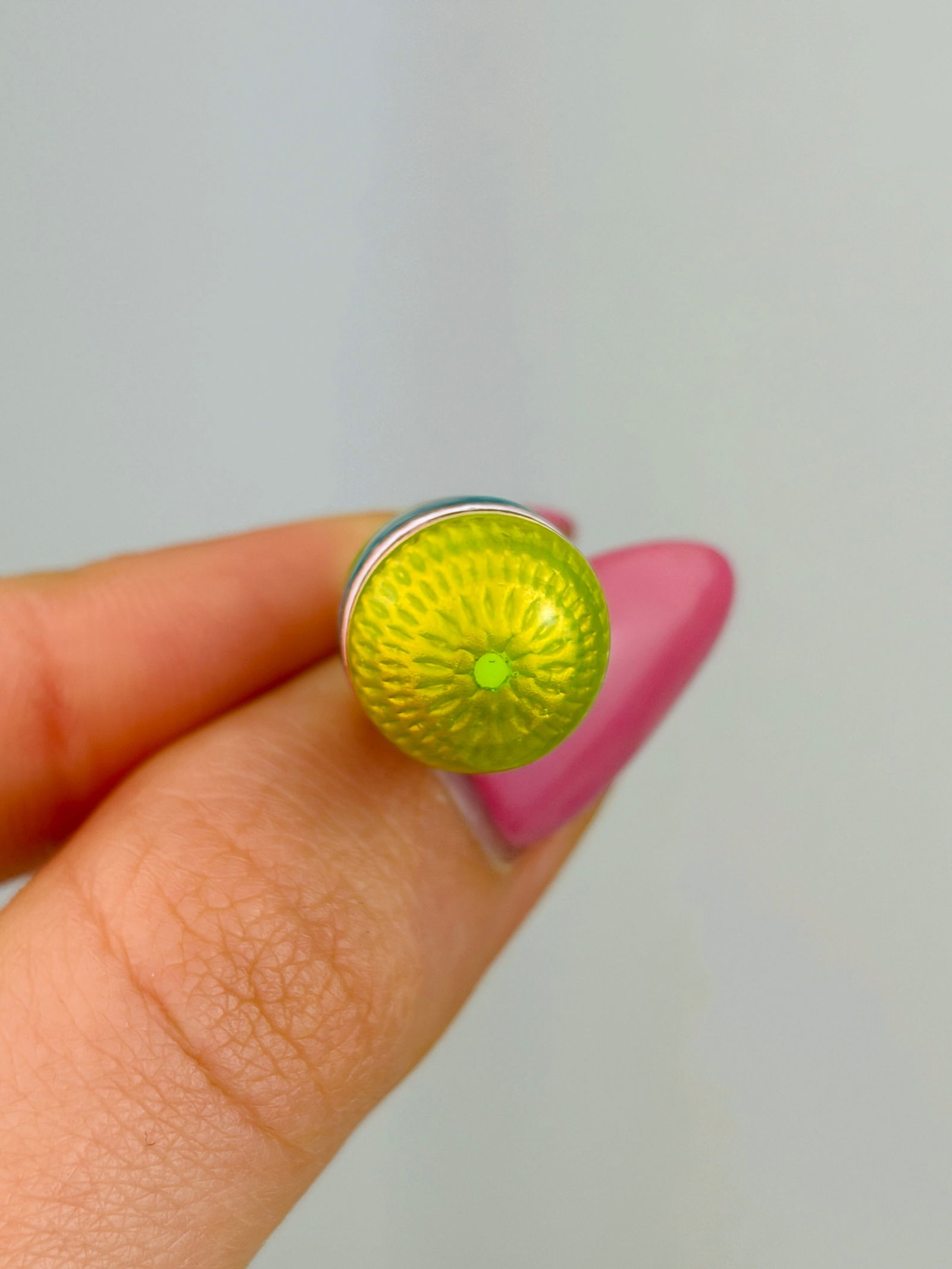 WONDERFUL BLUE AND GREEN 14CT GOLD RUSSIAN EGG PENDANT - 3