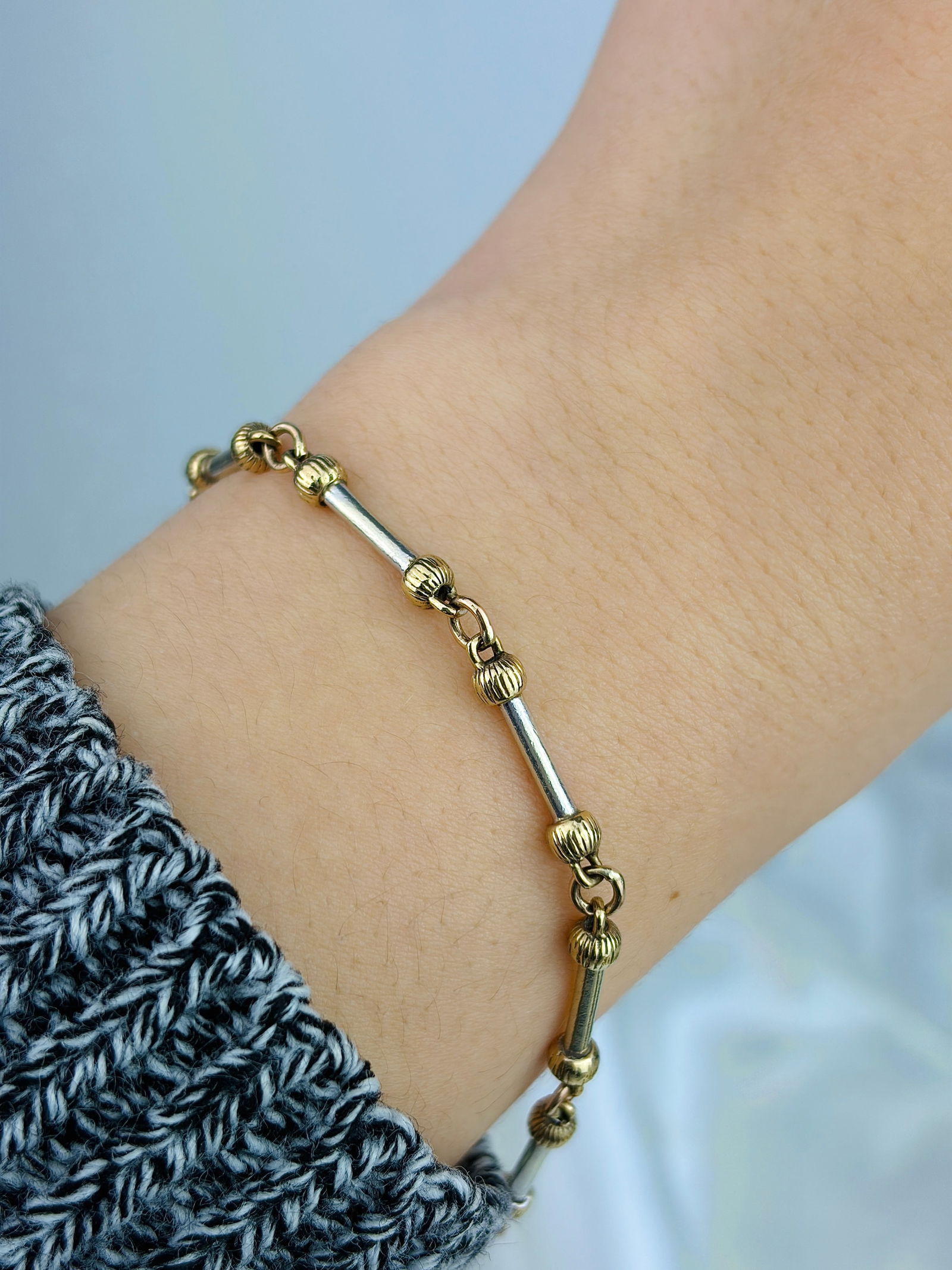VINTAGE 9CT BI-GOLD BALL AND BAR BRACELET - 4