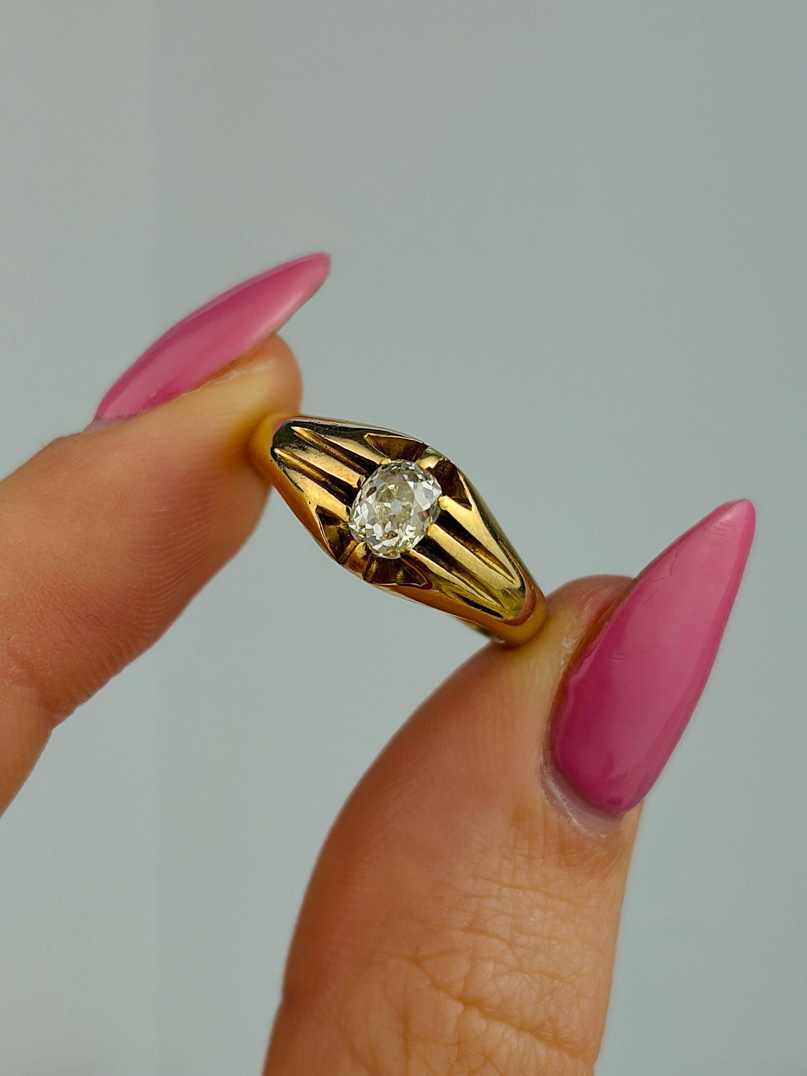 ANTIQUE C.1917 OVAL DIAMOND BELCHER SET RING IN 18CT GOLD - 5