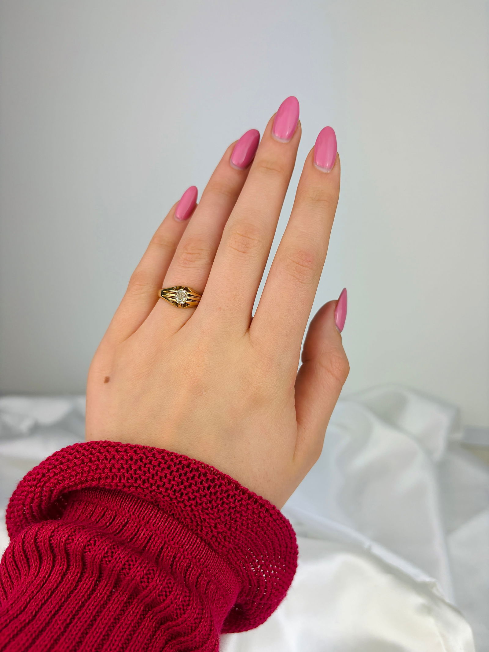 ANTIQUE C.1917 OVAL DIAMOND BELCHER SET RING IN 18CT GOLD - 7