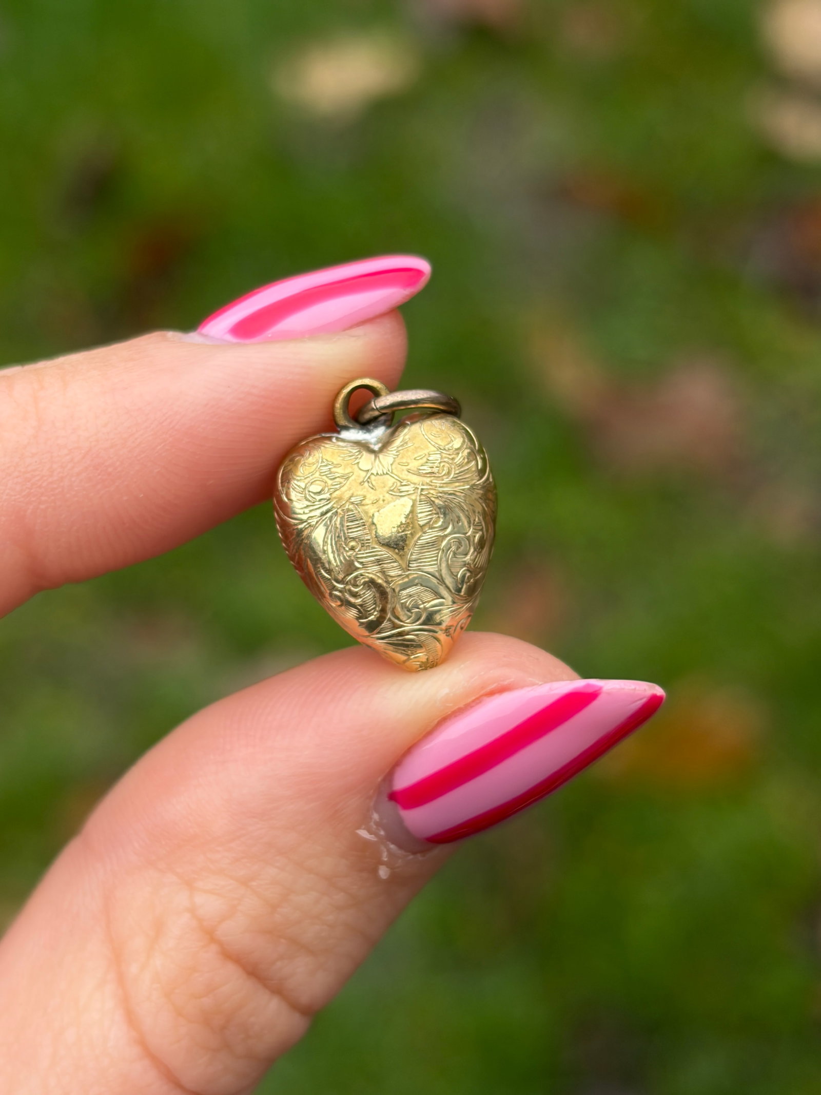 GEORGIAN ERA GOLD LOCKET BACK ORNATE HEART PENDANT - 8