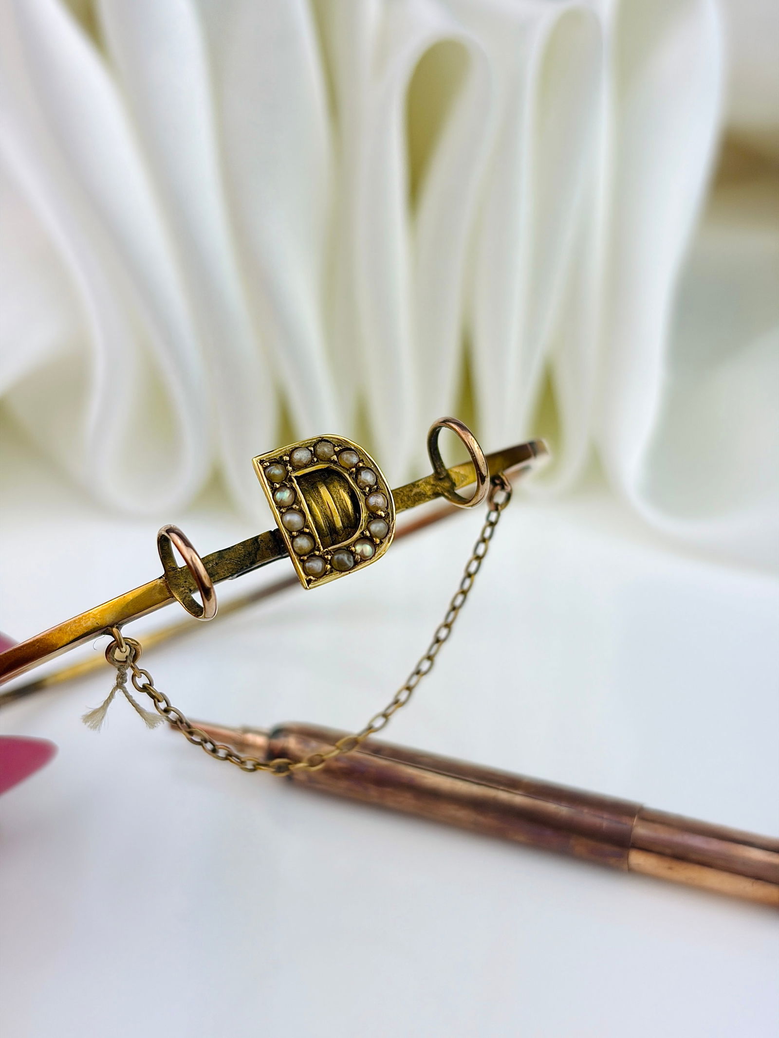 ANTIQUE GOLD PENCIL BANGLE BRACELET WITH PEARL INITIAL - 3