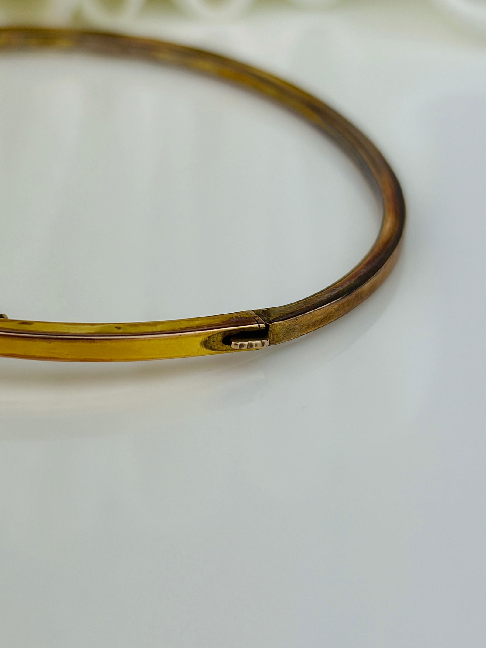 ANTIQUE GOLD PENCIL BANGLE BRACELET WITH PEARL INITIAL - 6