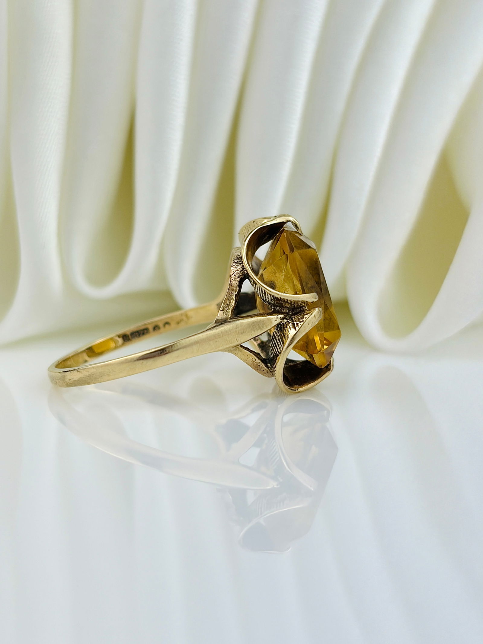 VINTAGE 9CT YELLOW GOLD CITRINE COCKTAIL RING - 2