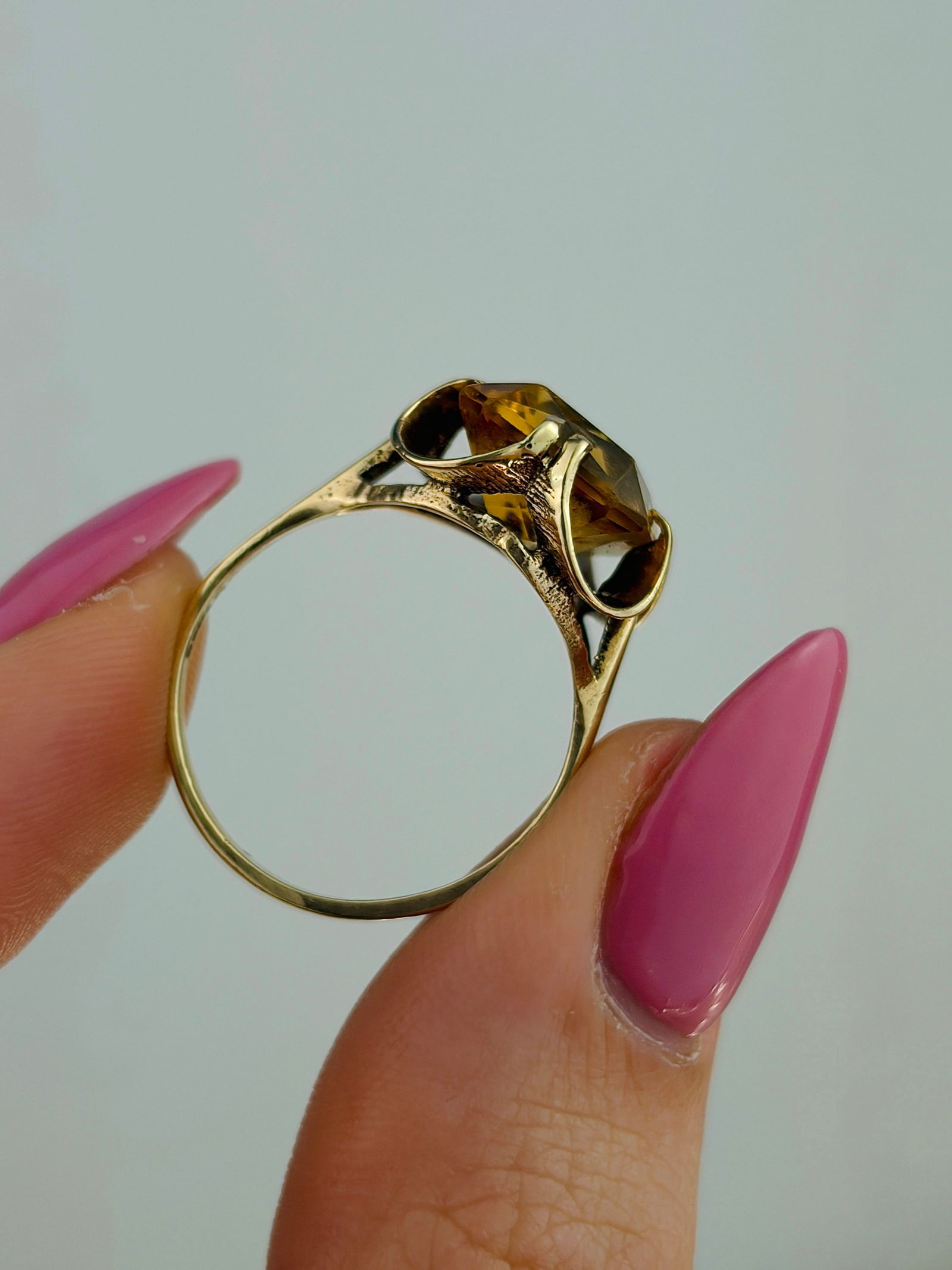 VINTAGE 9CT YELLOW GOLD CITRINE COCKTAIL RING - 6