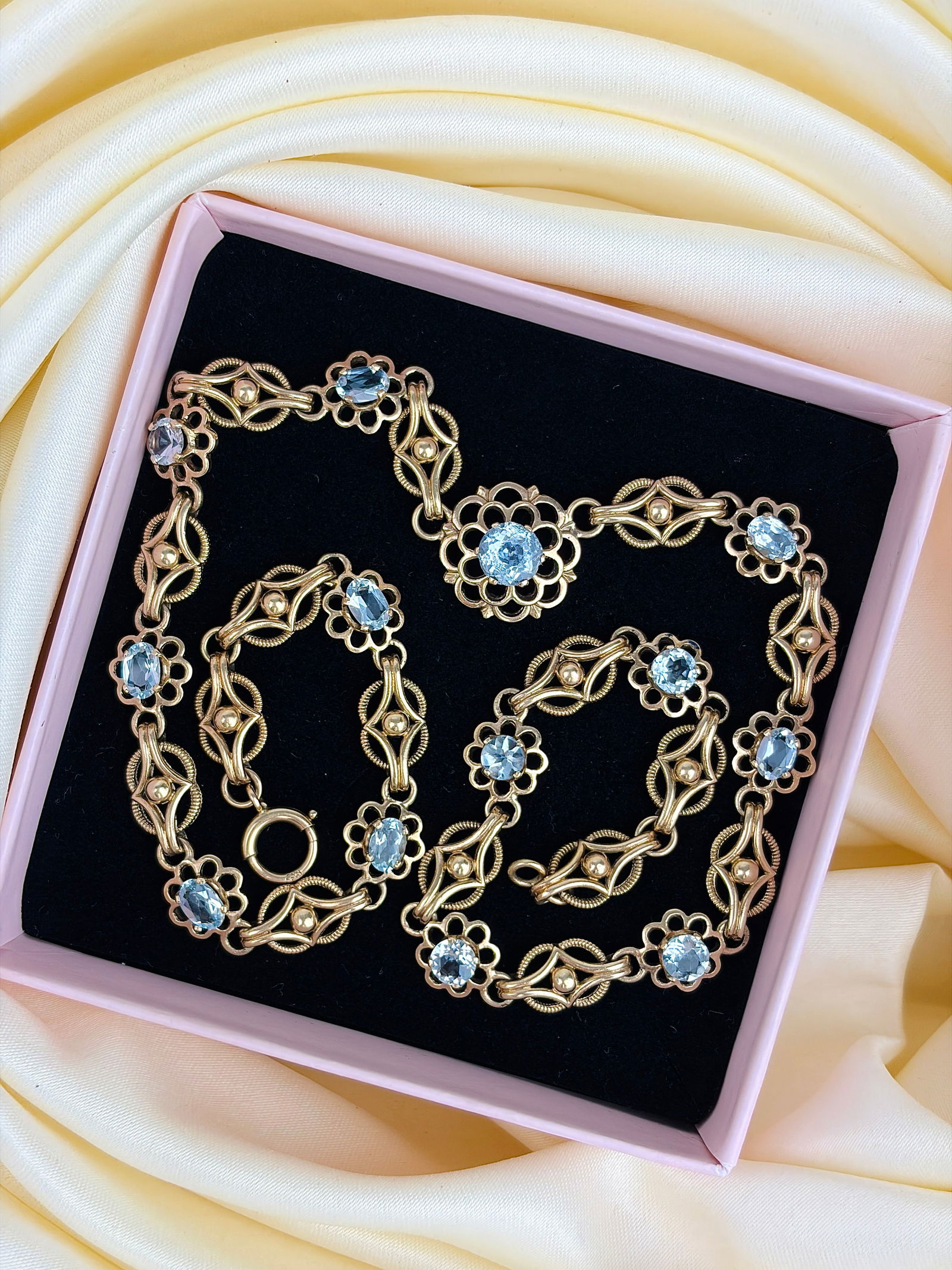 AMAZING 9CT GOLD AND AQUAMARINE RIVIERE STYLE NECKLACE - 6