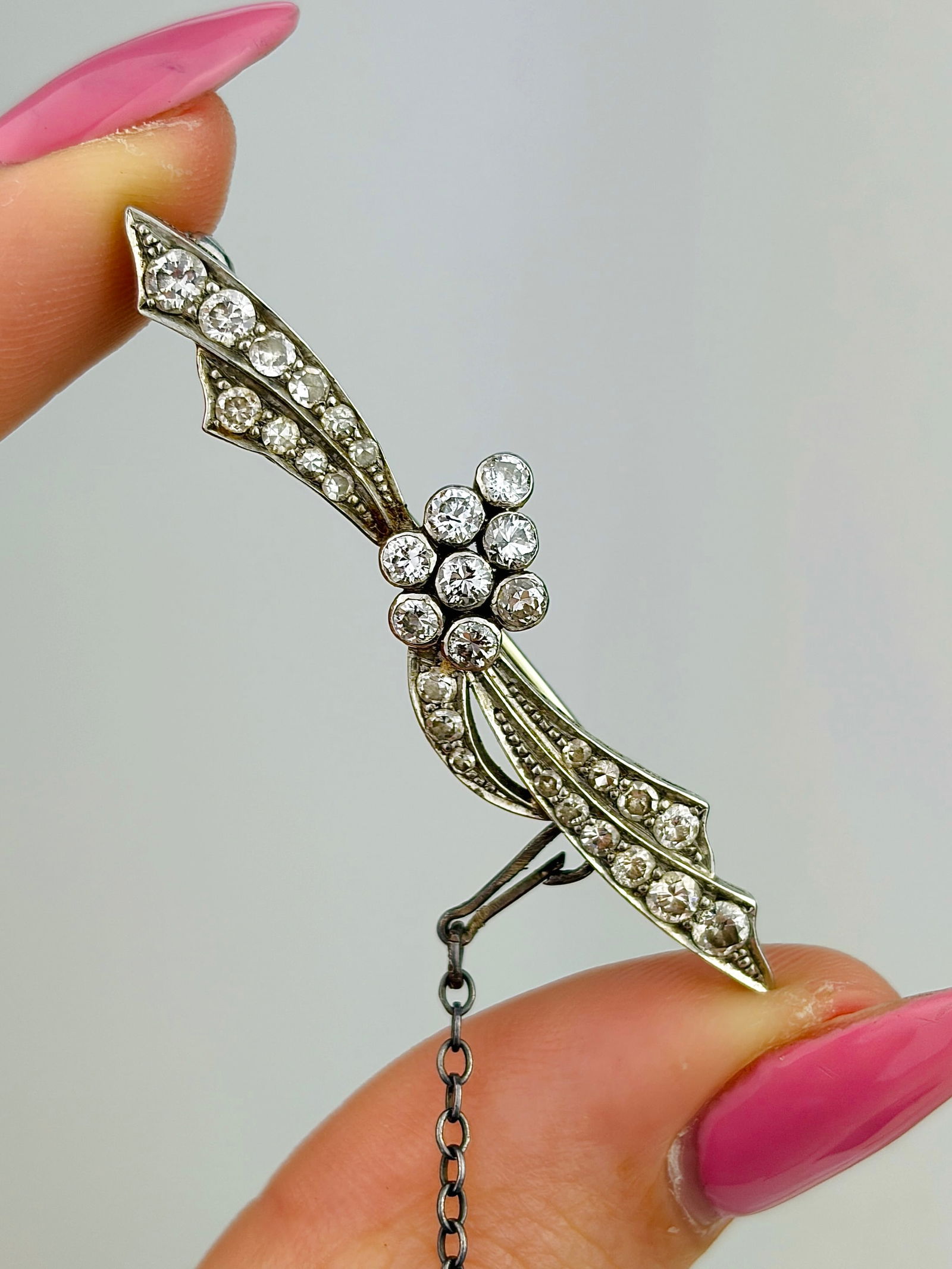 ANTIQUE DIAMOND BAR BROOCH IN WHITE GOLD - 2