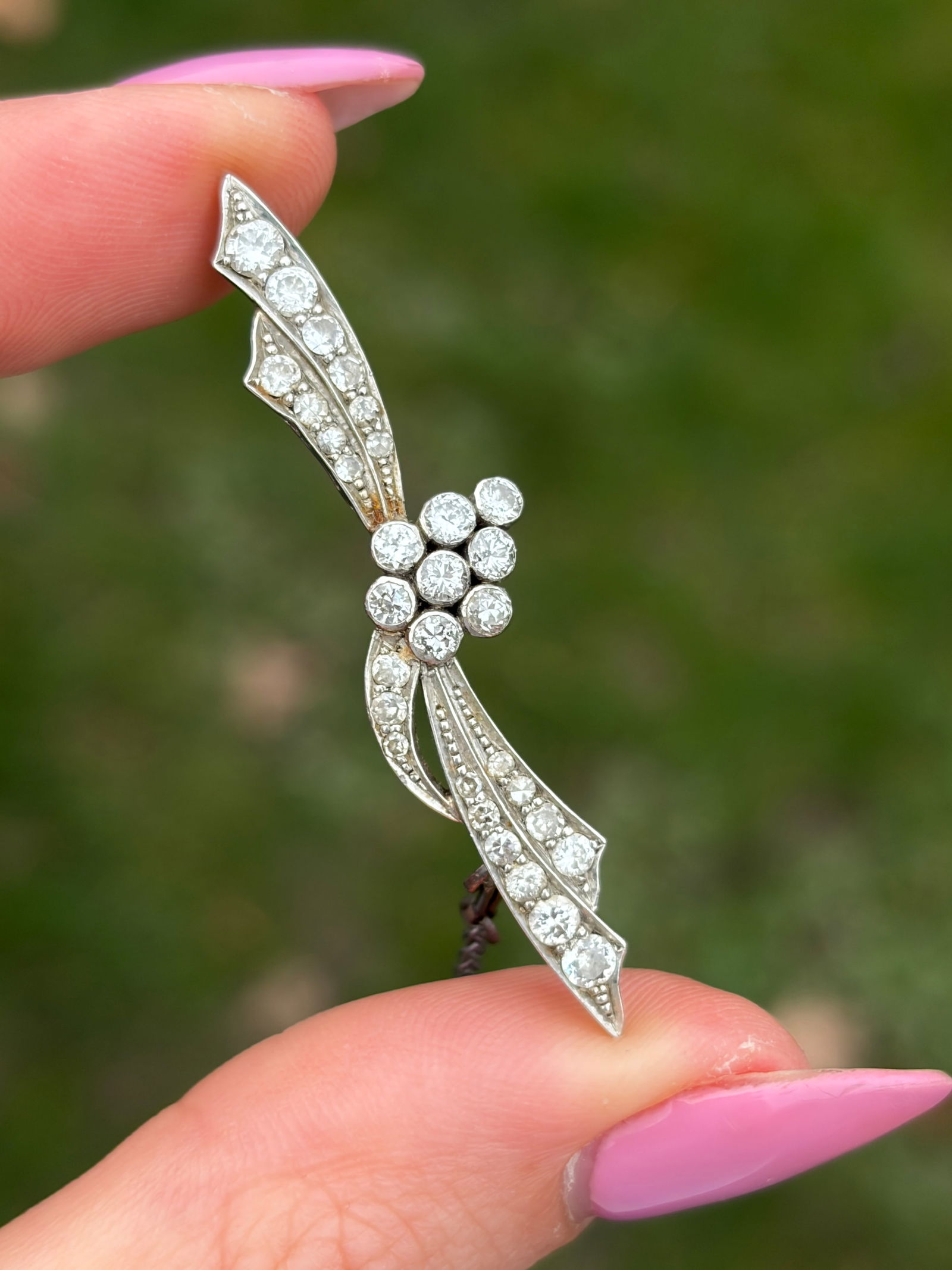 ANTIQUE DIAMOND BAR BROOCH IN WHITE GOLD - 8